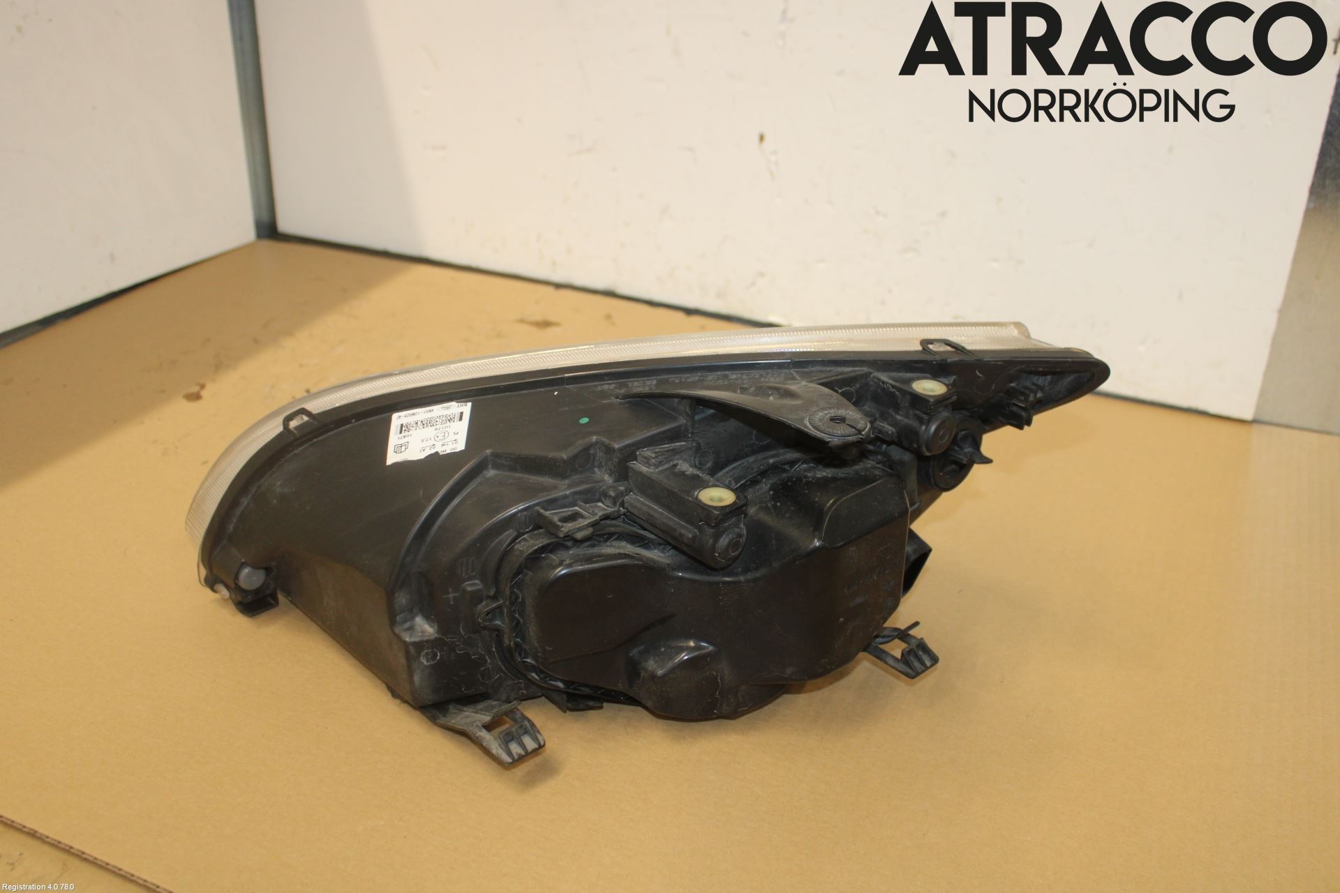 Ford FOCUS     04-07 Frontlykt Høyre