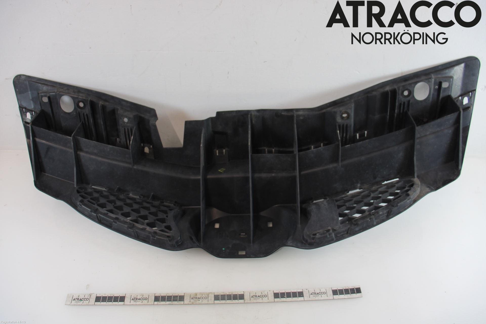 Toyota AYGO 06-14 Grill Komplett
