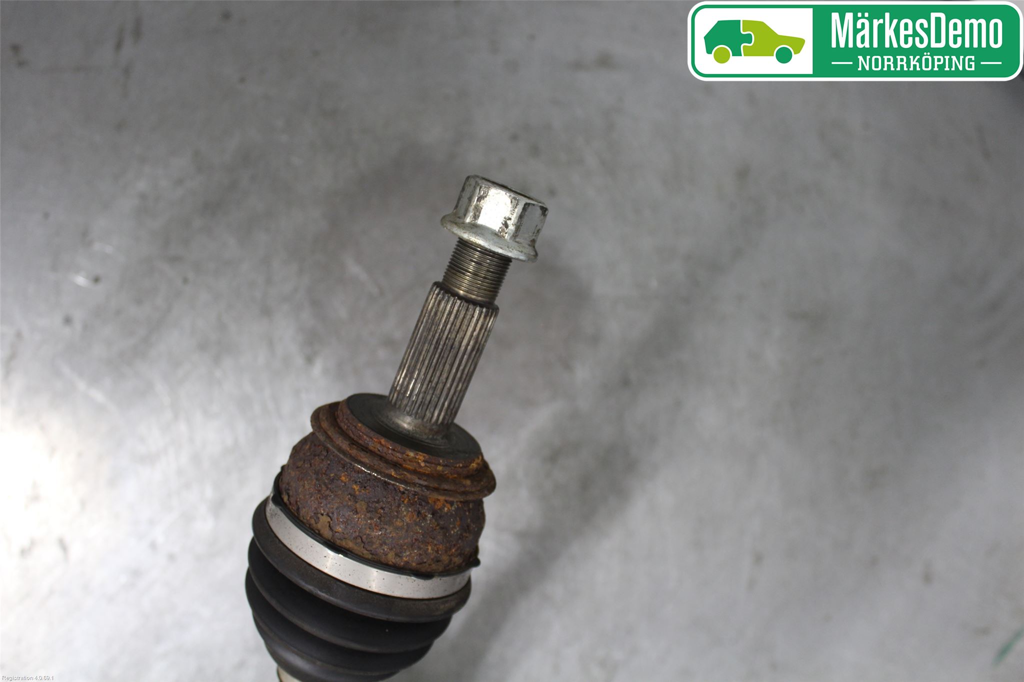 Nissan QASHQAI 14-17 Drivaksel Foran Kompl Venstre