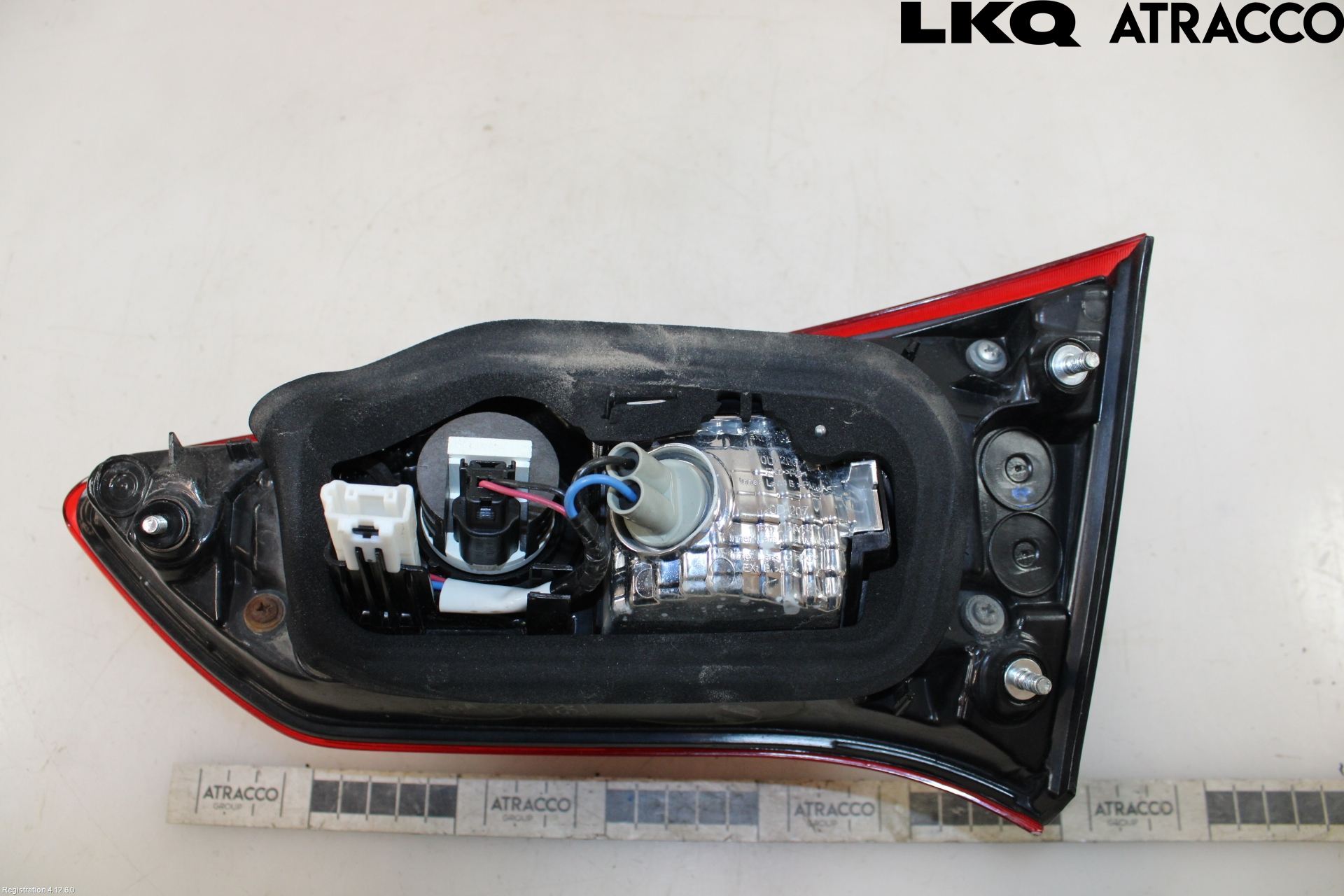 Toyota YARIS XP130 15-20 Baklykt Venstre  På Luke(Indre