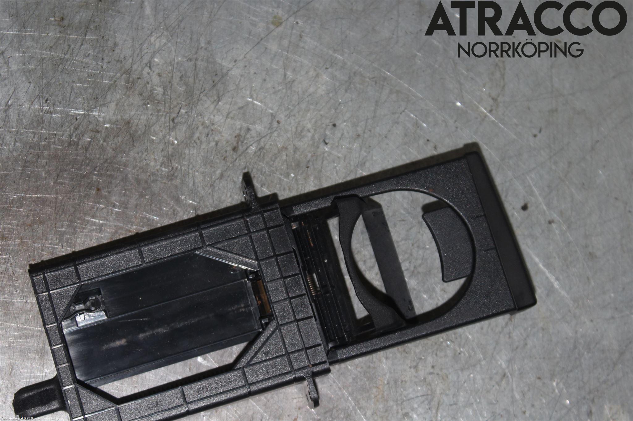 Toyota AVENSIS 03-06 Innr Koppholder