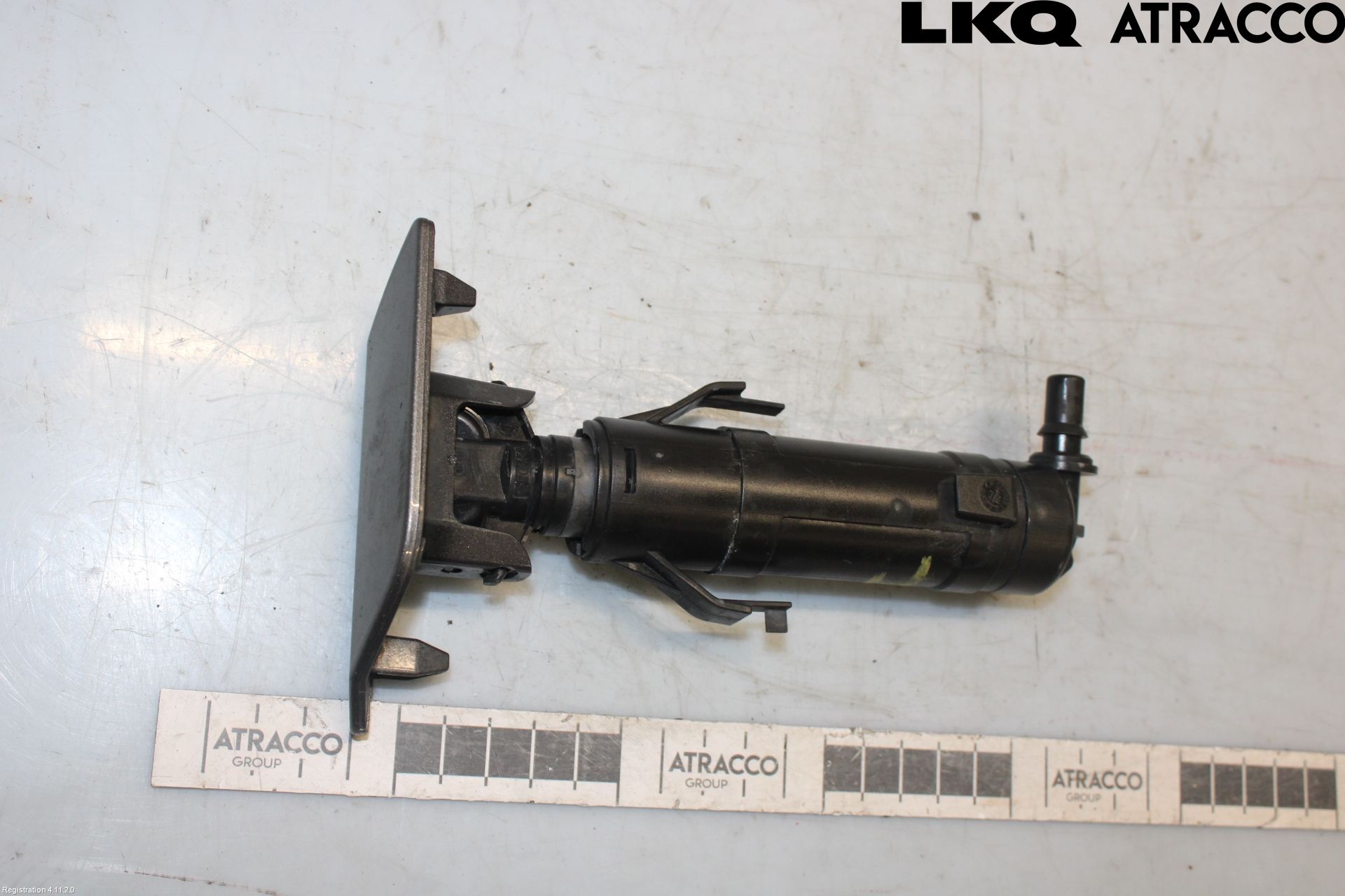 Volkswagen VW TOURAN 10-15 Spylerdyse Frontlykter
