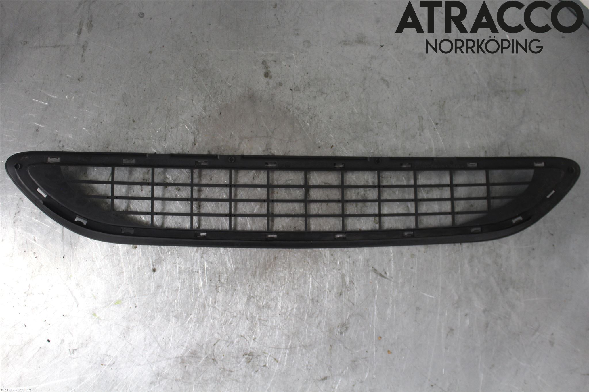 Mercedes-Benz MB C (203) 00-07 Grilldel Midt