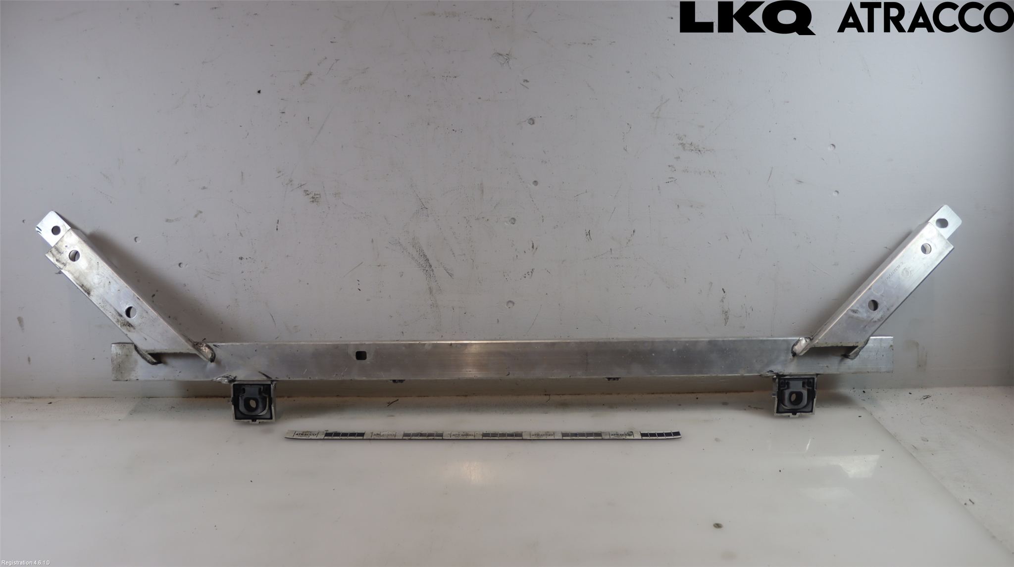 Volvo V90 17->> Radiator Feste - Ramme - Bjelk