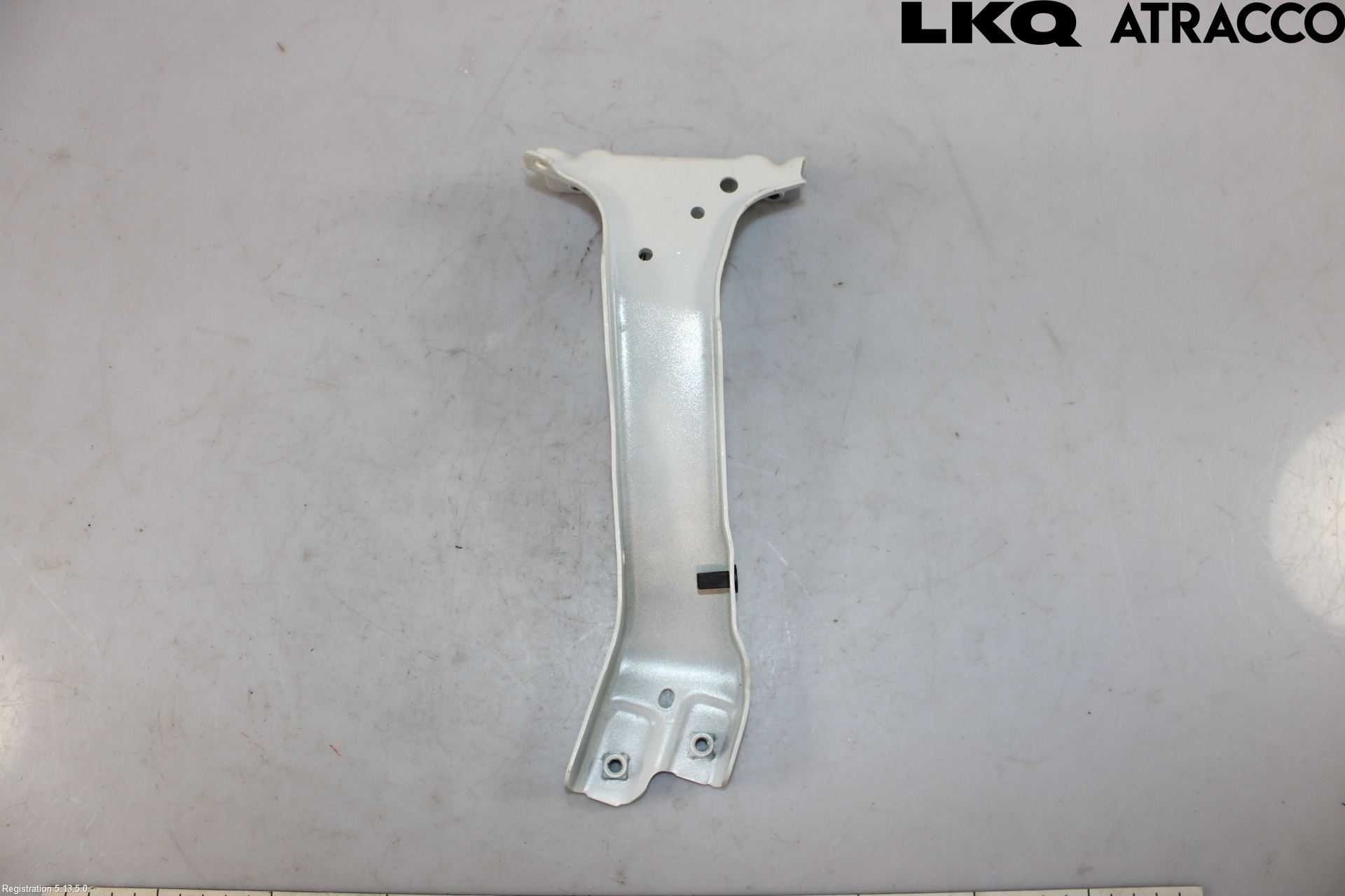Audi A3/S3 8Y 21- Frontskjermfeste Venstre