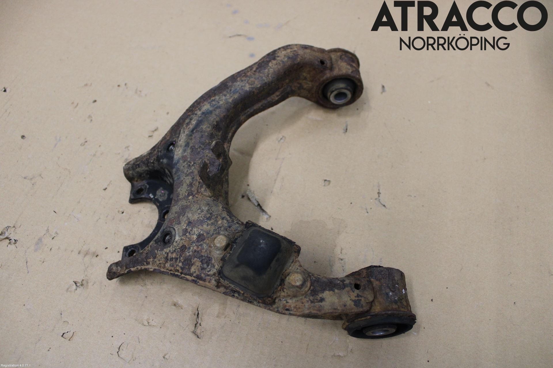 Mitsubishi L200 06-15 Bærearm Foran Høyre Nedre