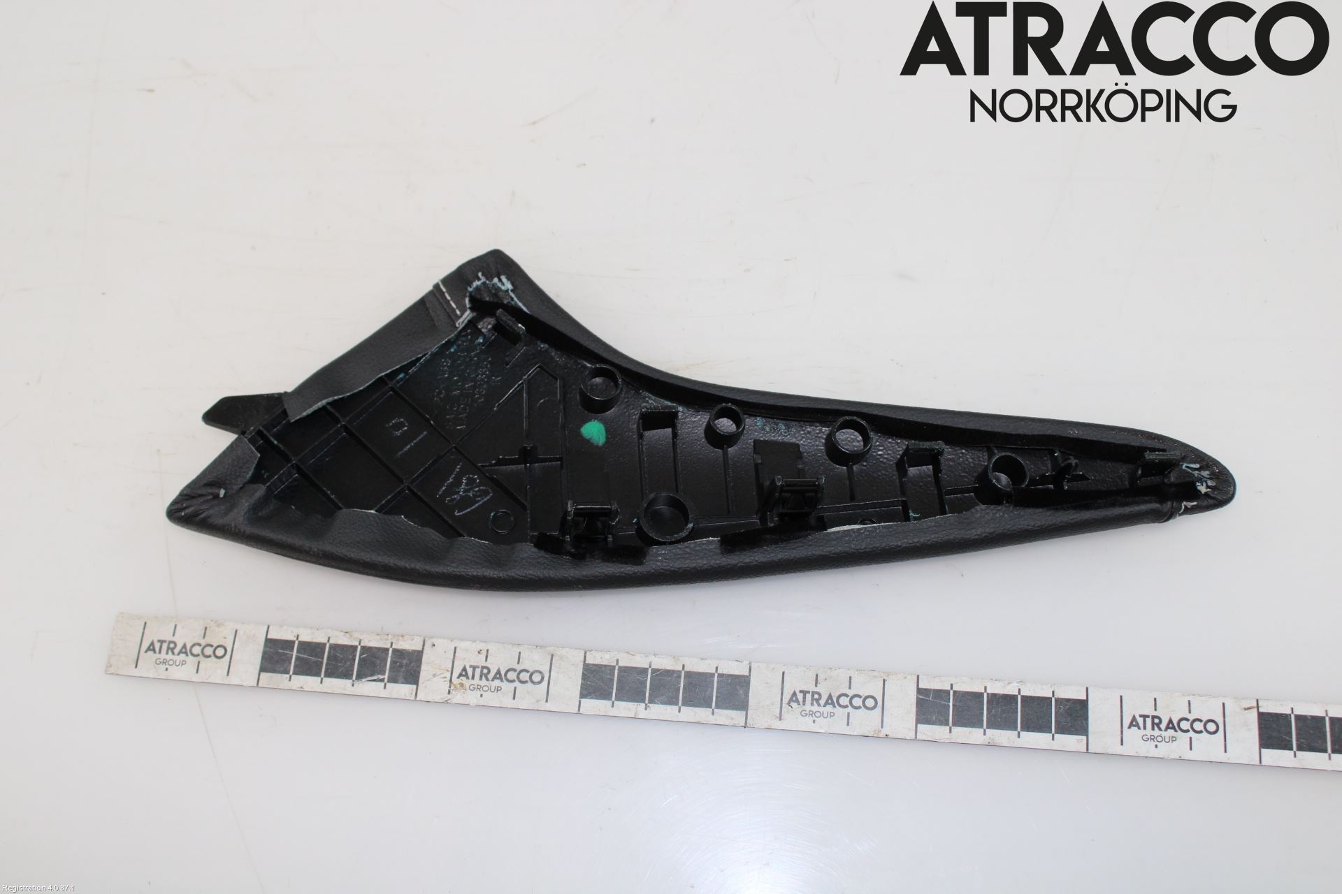 MG ZS EV 20- Instrumentkonsoll Midt