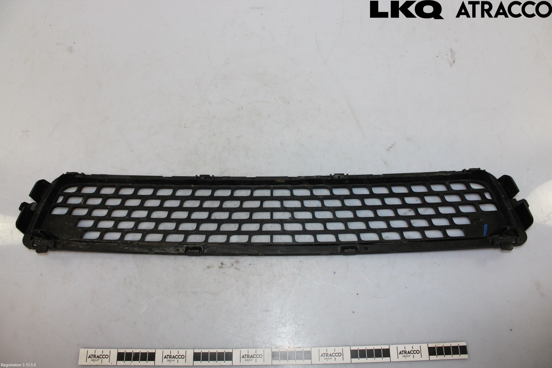 Volvo V70 08-13 Grilldel Midt