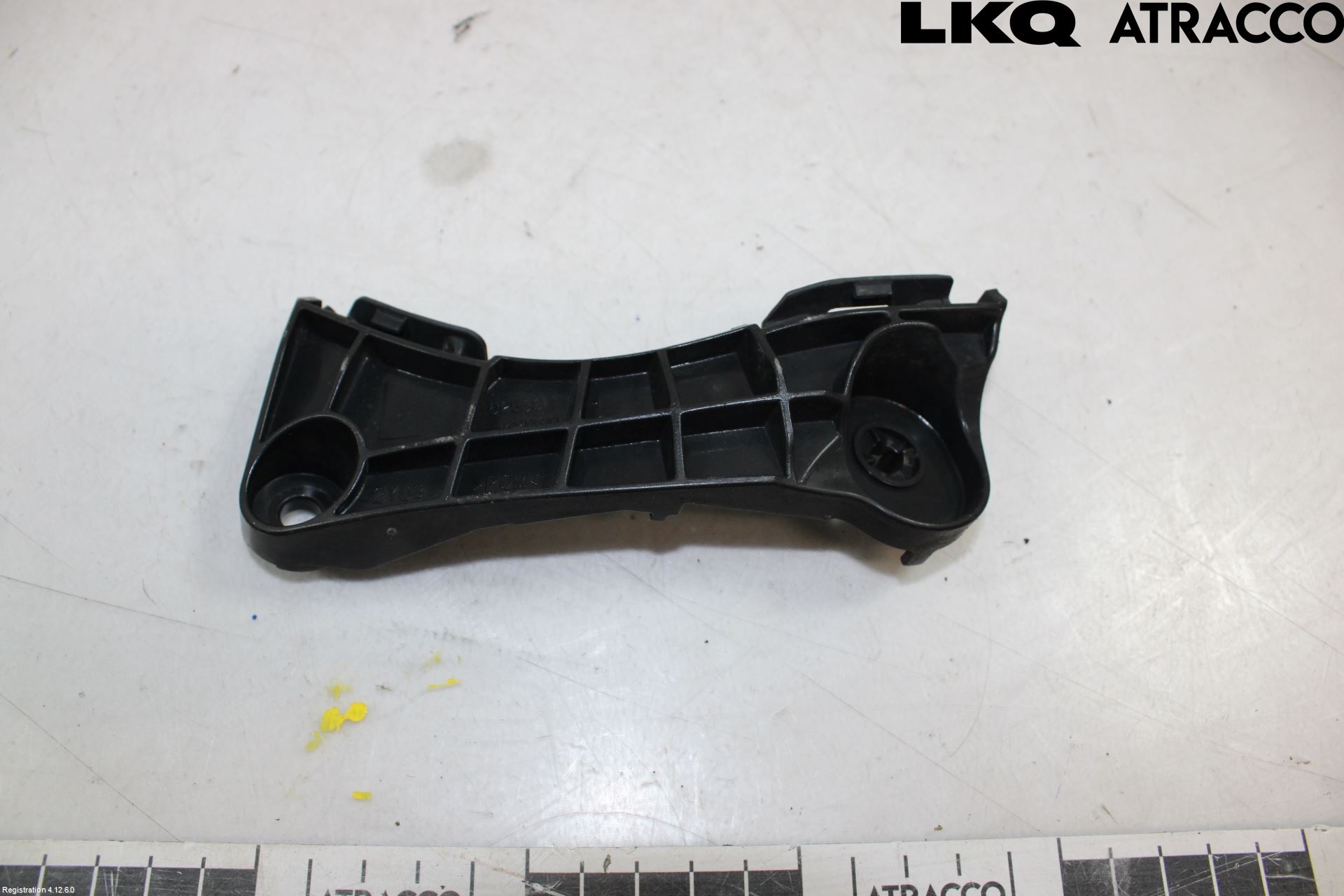 Toyota RAV 4 06-12 Støtfangerfeste Foran Venstre