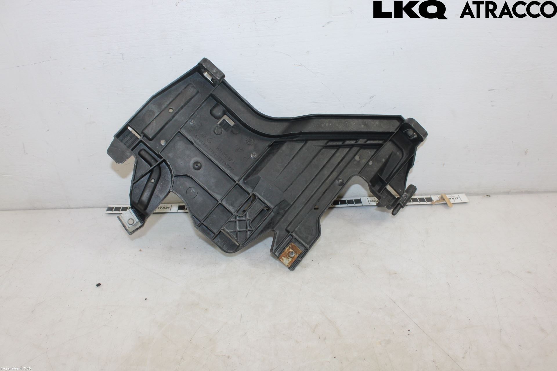 Audi A4/S4 08-11 Frontlykt Holder-Feste