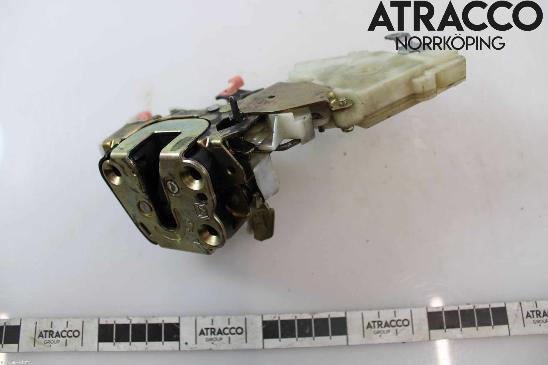 Nissan ALMERA    00-06 Dørlås - Låsekasse