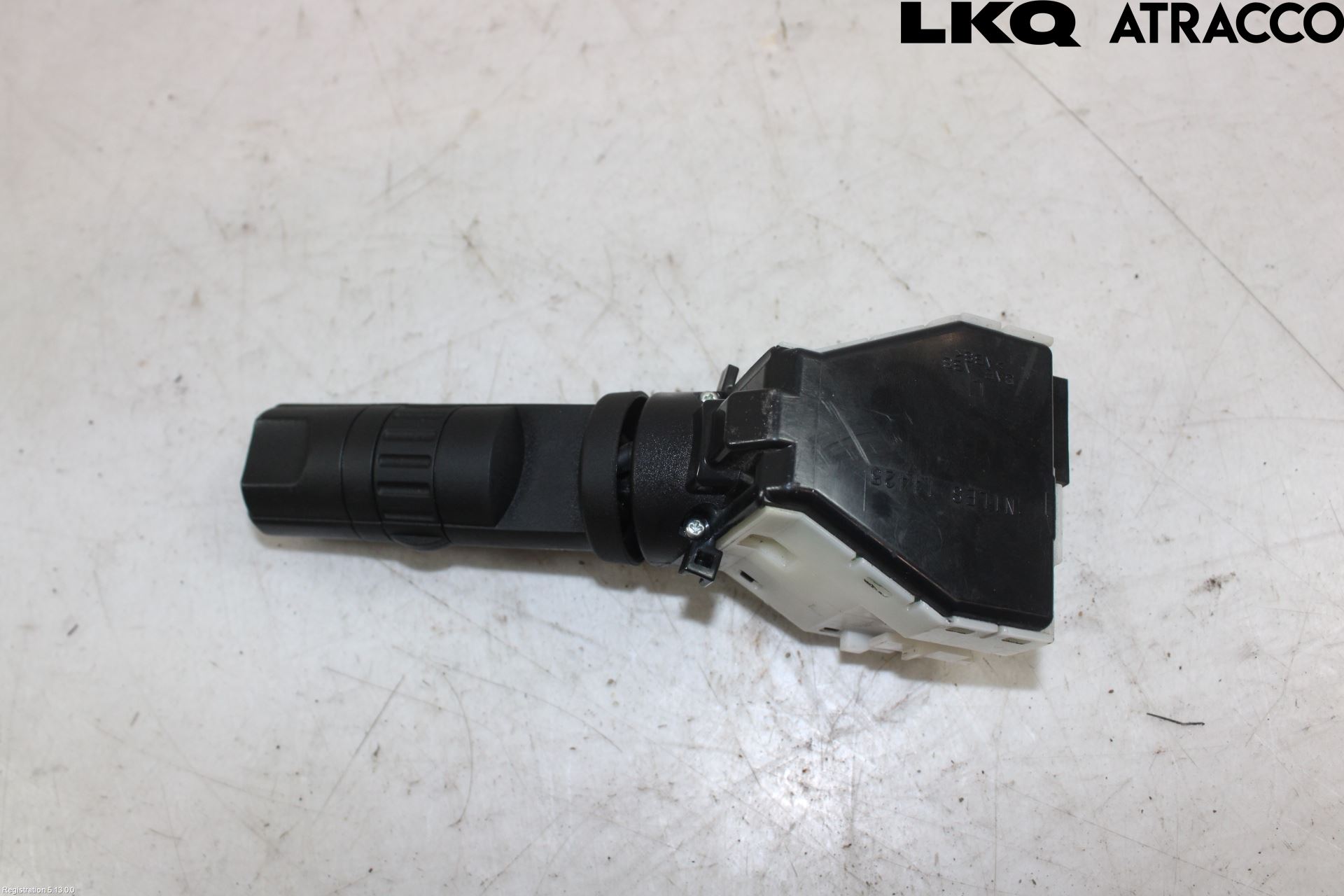 Nissan NAVARA 05-16 Bryter Ratt Blinklys - Lys