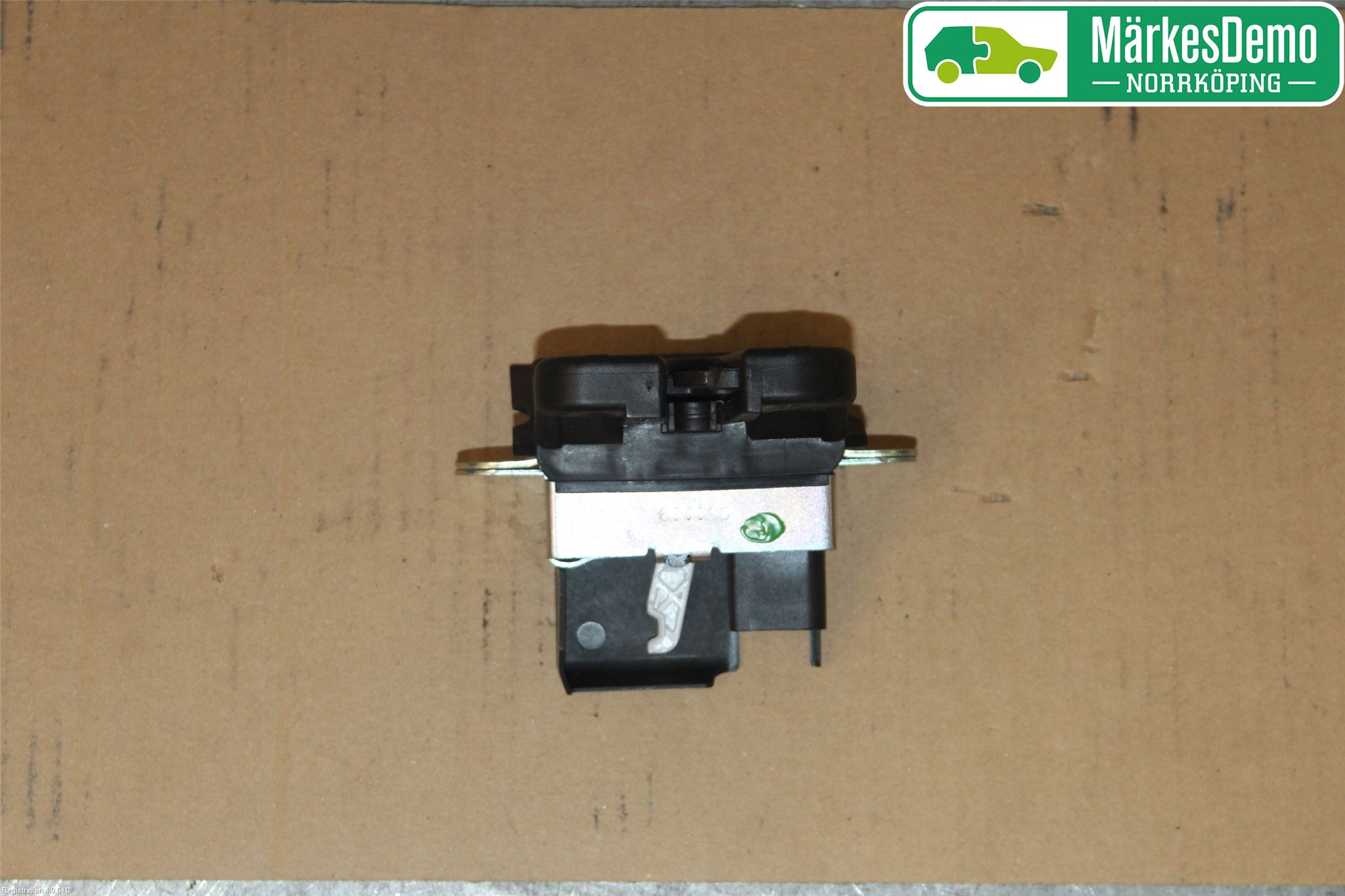 Volkswagen VW GOLF / E-GOLF VII 13-20 Bakluke-Lokk Låsekasse