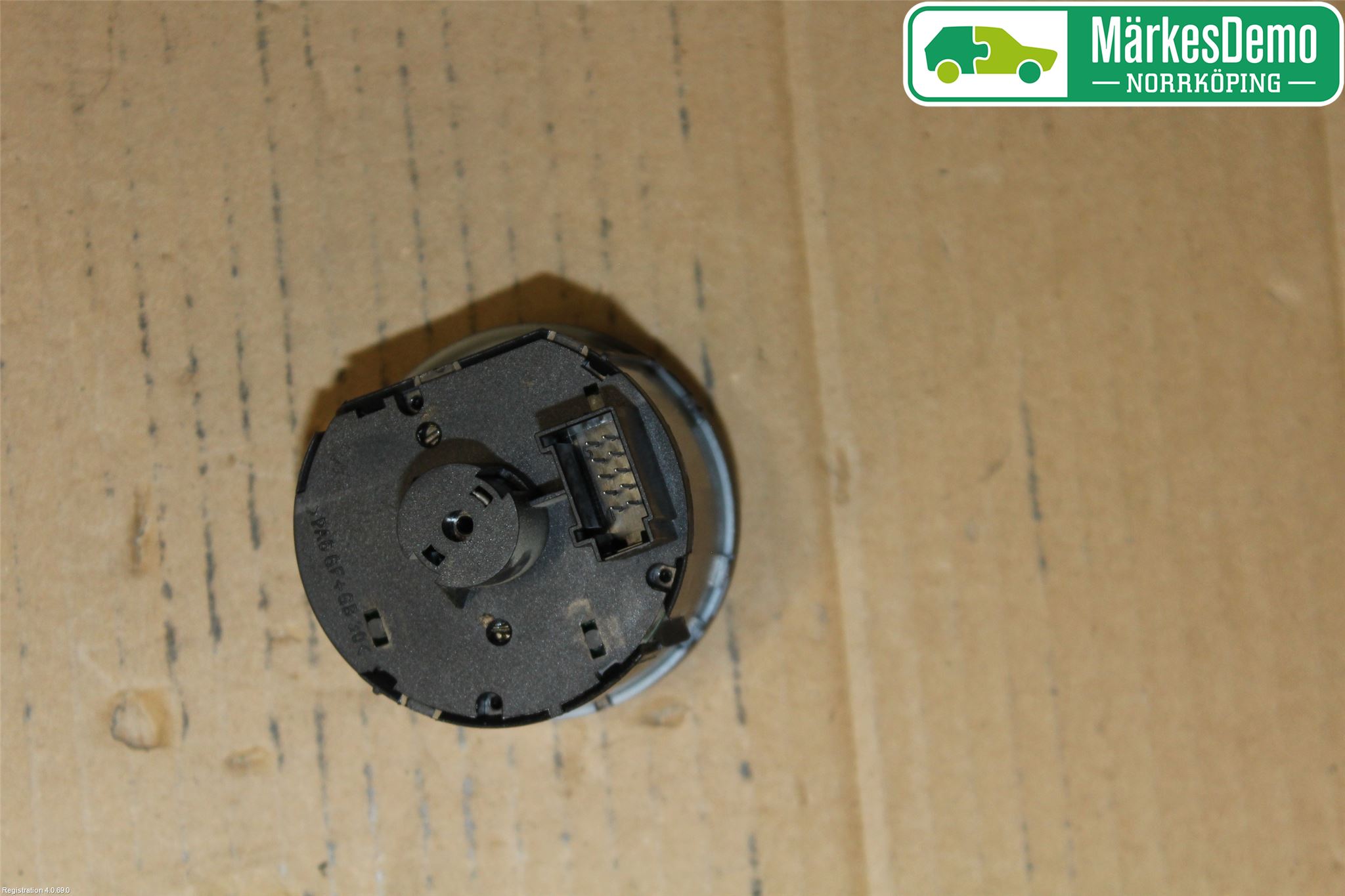 Volkswagen VW AMAROK 2H 10-22 Bryter Hovedlys