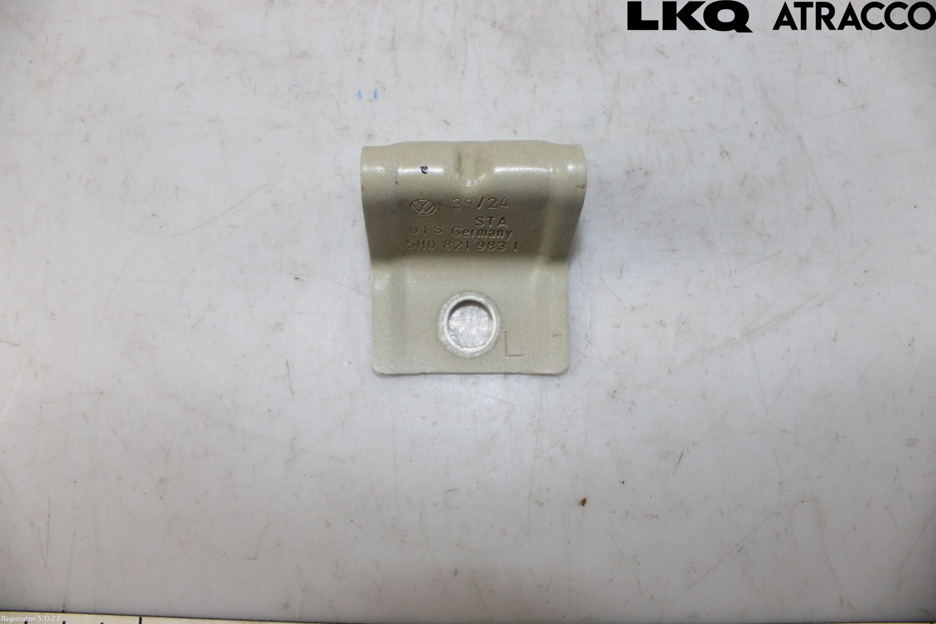 Volkswagen VW GOLF / E-GOLF VIII 20- Frontskjermfeste Venstre