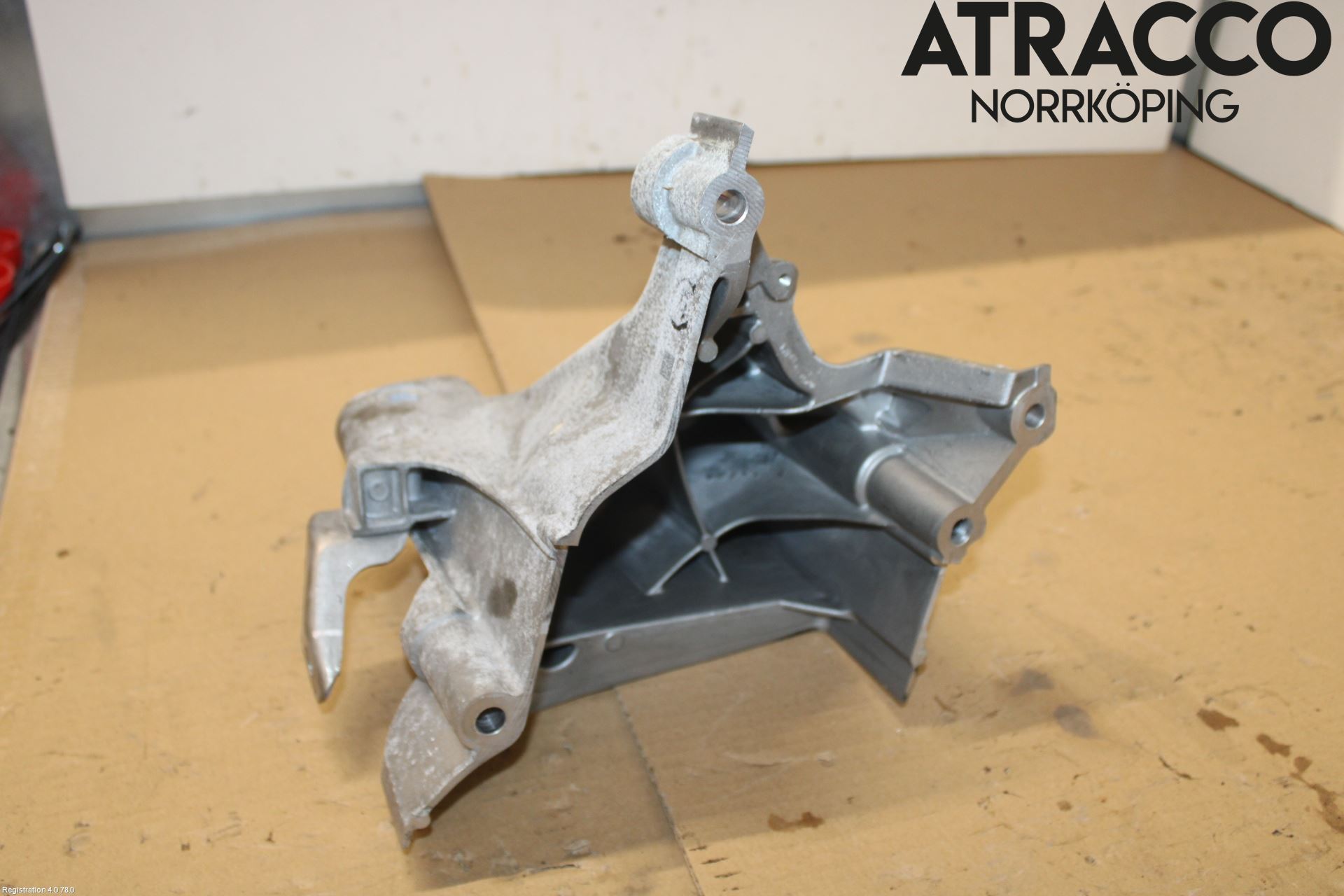 Volkswagen VW GOLF / E-GOLF VII 13-20 Motor Feste Stål-Alu