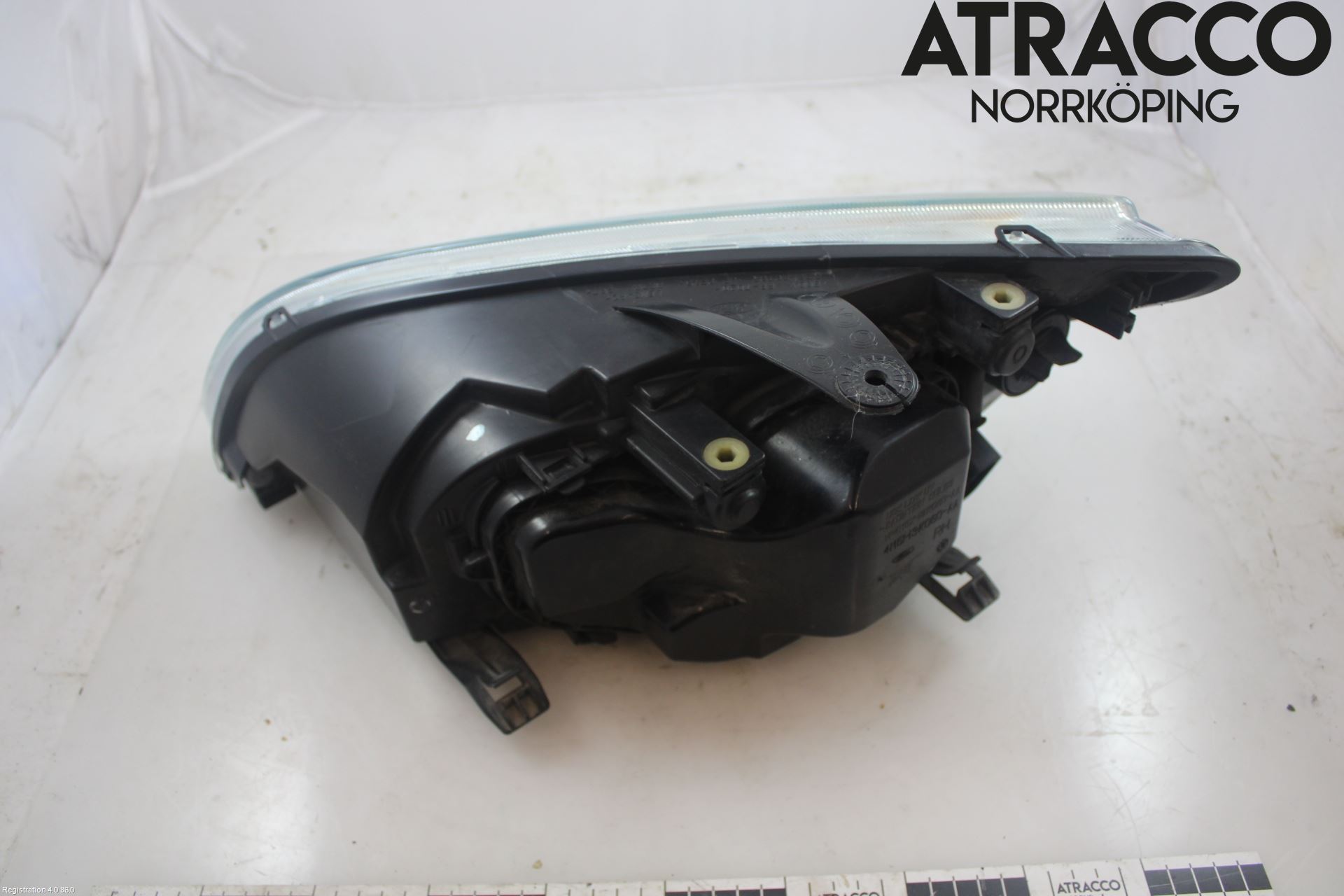 Ford FOCUS     04-07 Frontlykt Høyre
