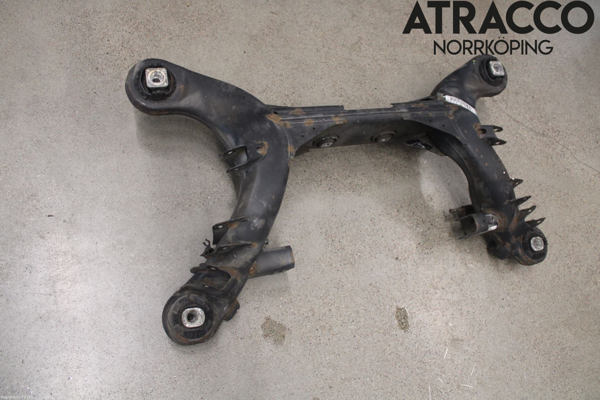 Mercedes-Benz MB CLS (C219) 03-11 Bakaksel Feste Travers-Ramme