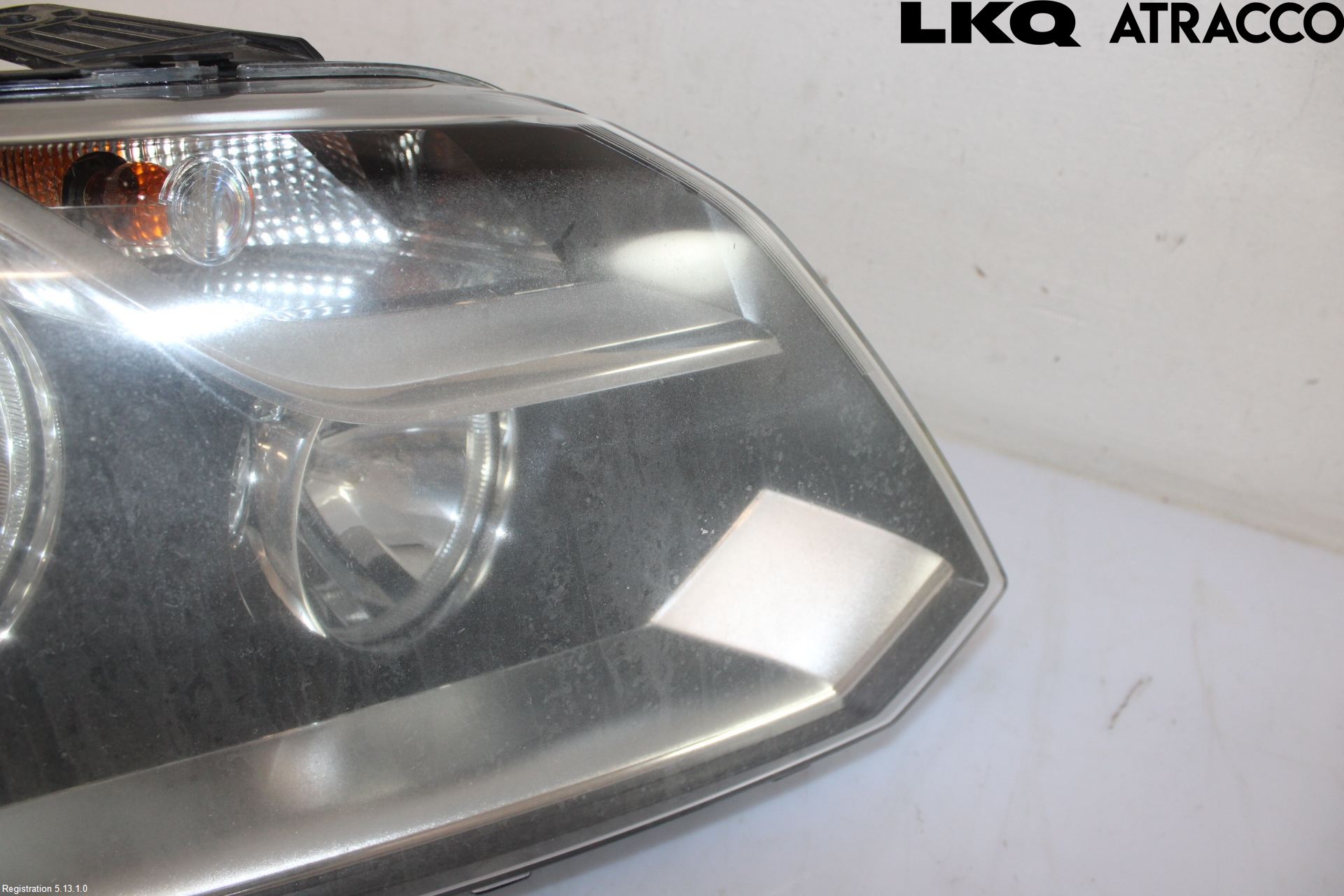 Volkswagen VW AMAROK 2H 10-22 Frontlykt Høyre