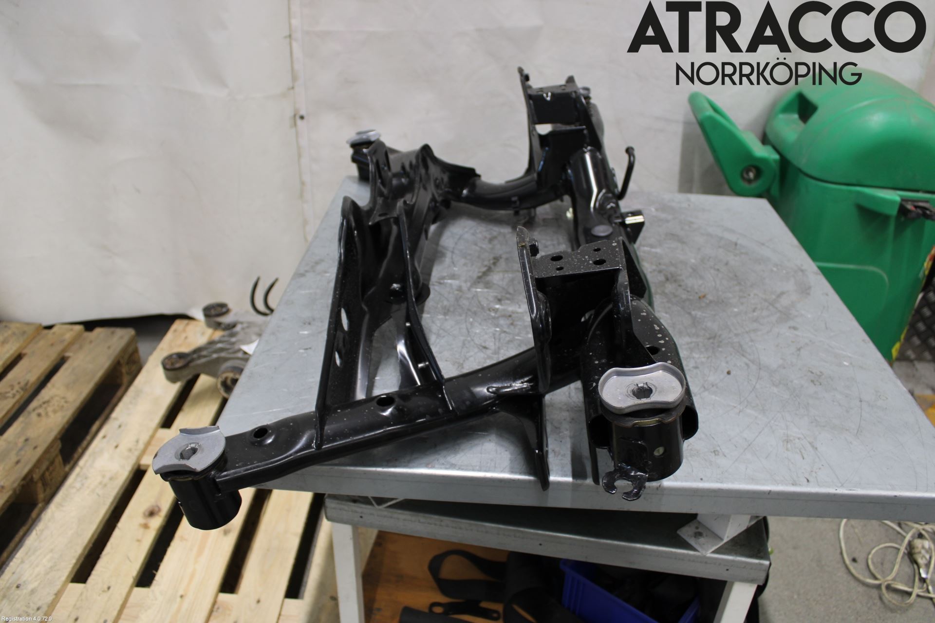 Volkswagen VW TIGUAN 16-24 Bakaksel Feste Travers-Ramme