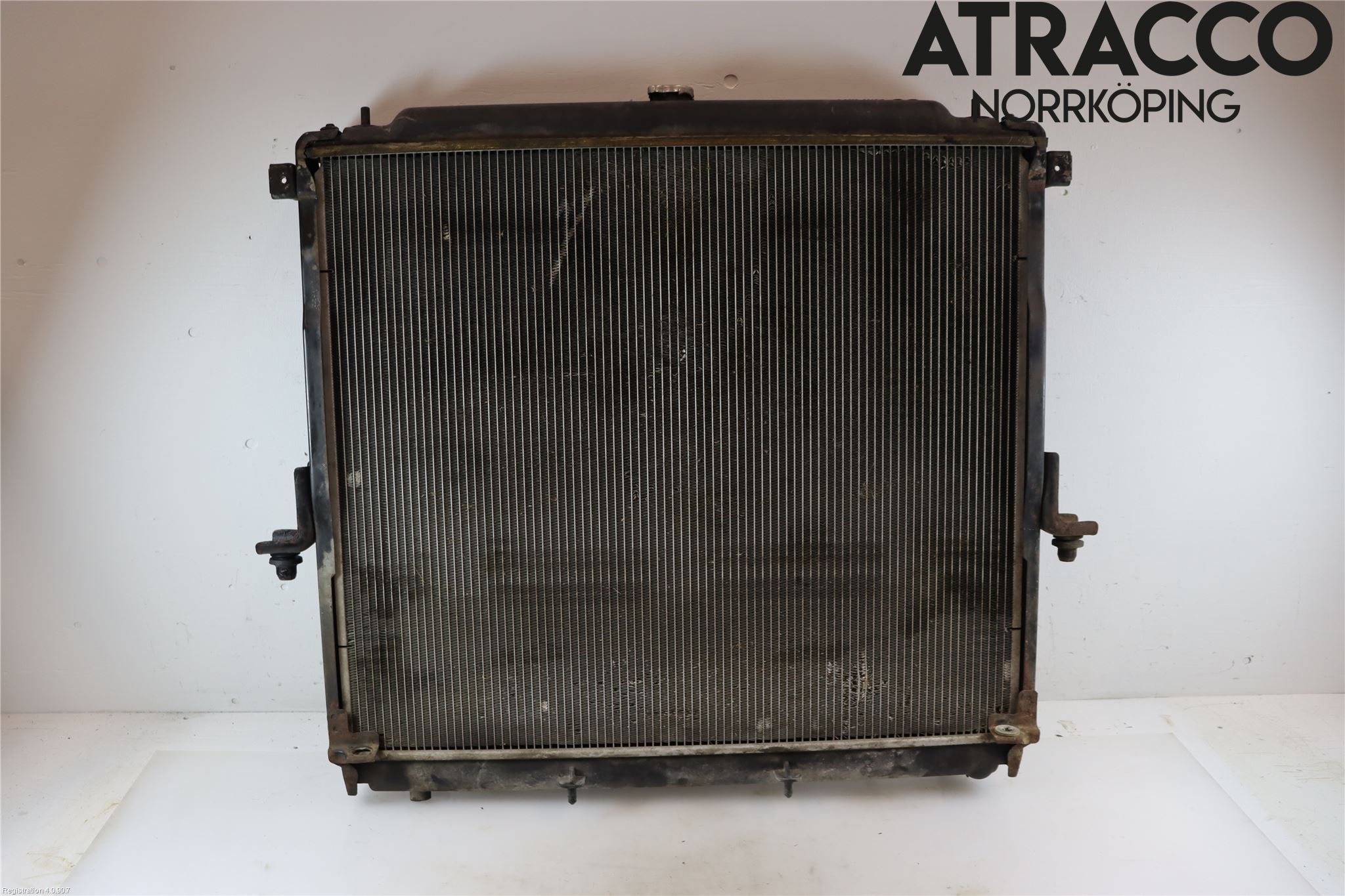 Nissan NAVARA 05-16 Radiator Automat