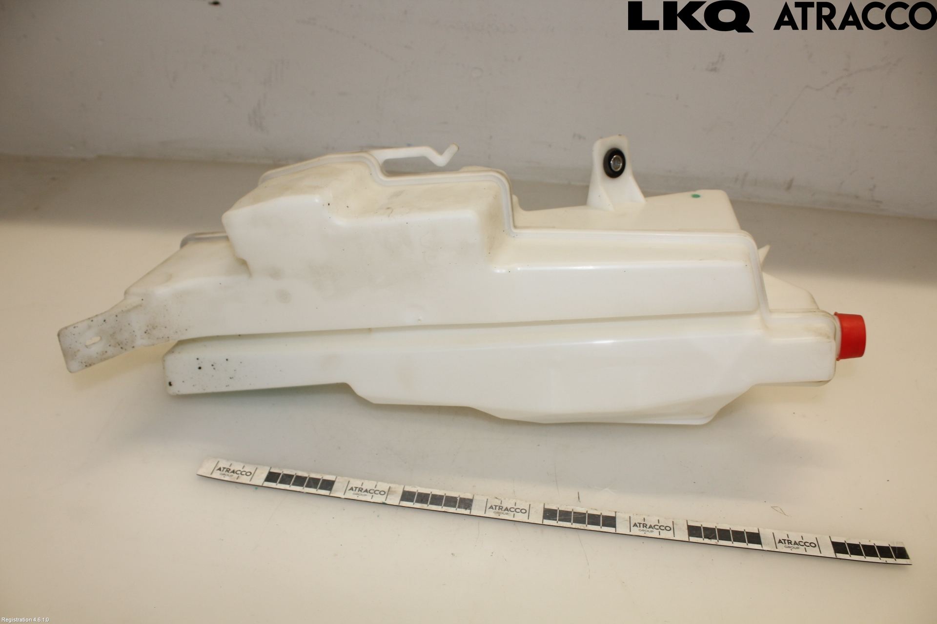 Volvo V90 17->> Spylerbeholder Frontrute-Lykte