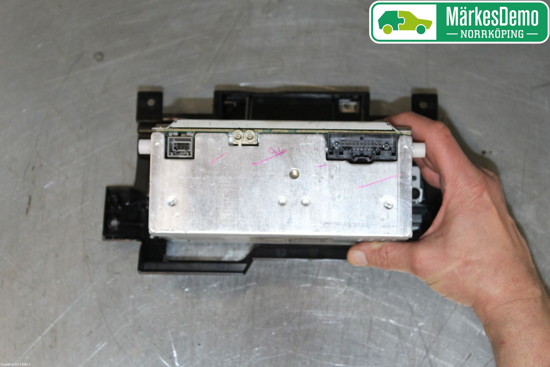 Landrover LAND ROVER DISCOVERY 4 10-16 Stereo Radio Med Cd