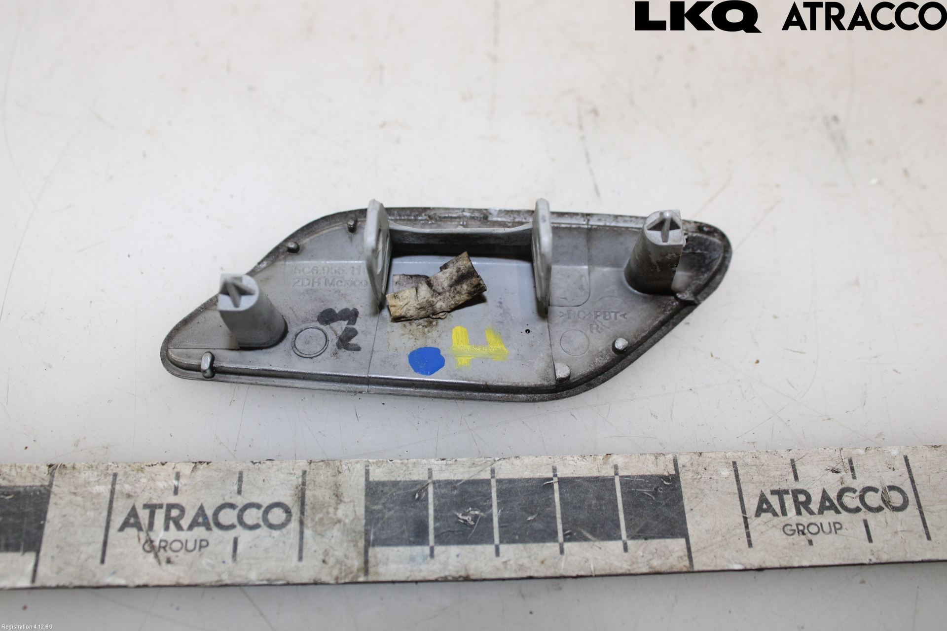 Volkswagen VW JETTA VI 11- Spylerdyse Frontlykter