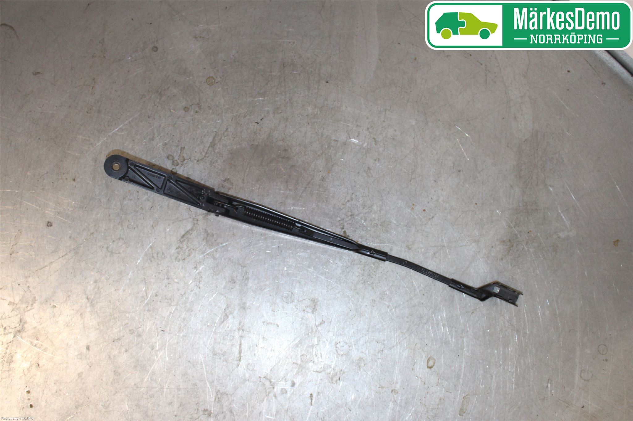 Volkswagen VW GOLF / E-GOLF VII 13-20 Viskerarm-Armer Frontrute
