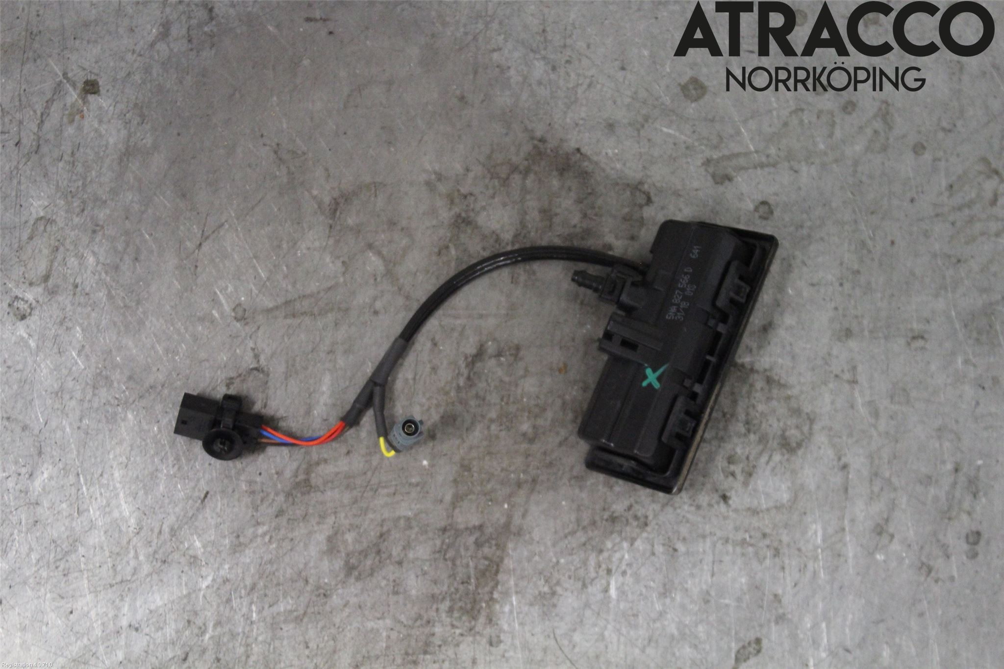 Volkswagen VW TIGUAN 16-24 Bakluke Handtak Ytre