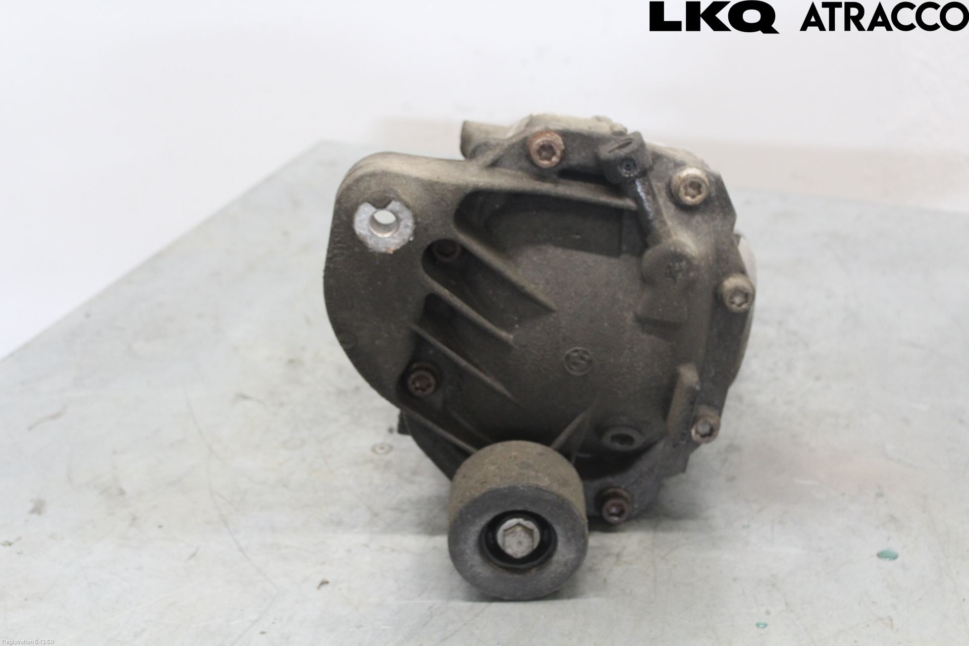 BMW 5 F10/F11/F18 09-17 Bakaksel Kardang Bak -Diff