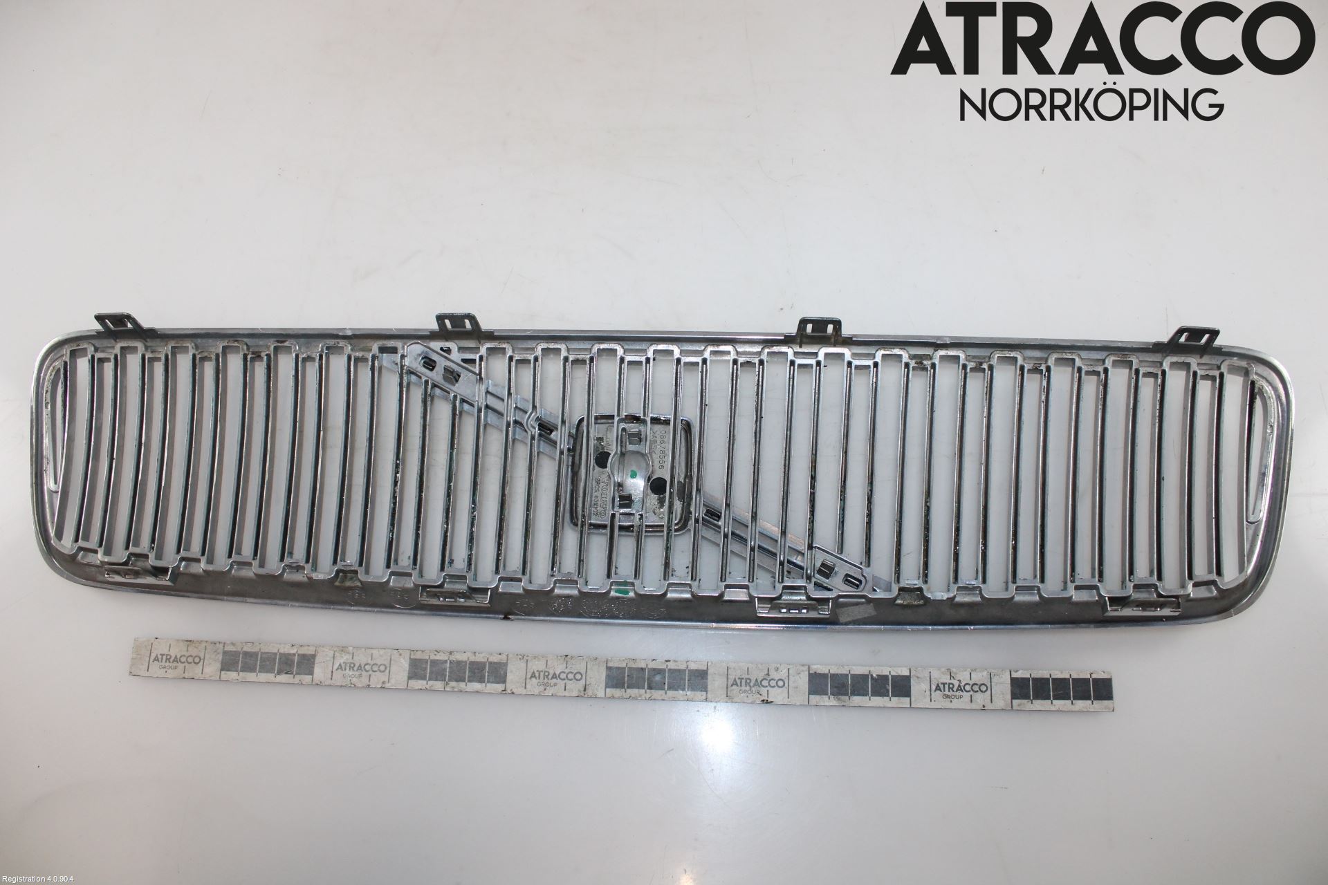 Volvo V50 04-07 Grill Komplett