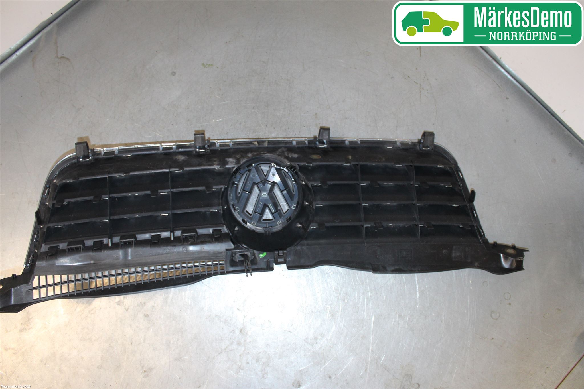 Volkswagen VW PASSAT 01-05 Grill Komplett