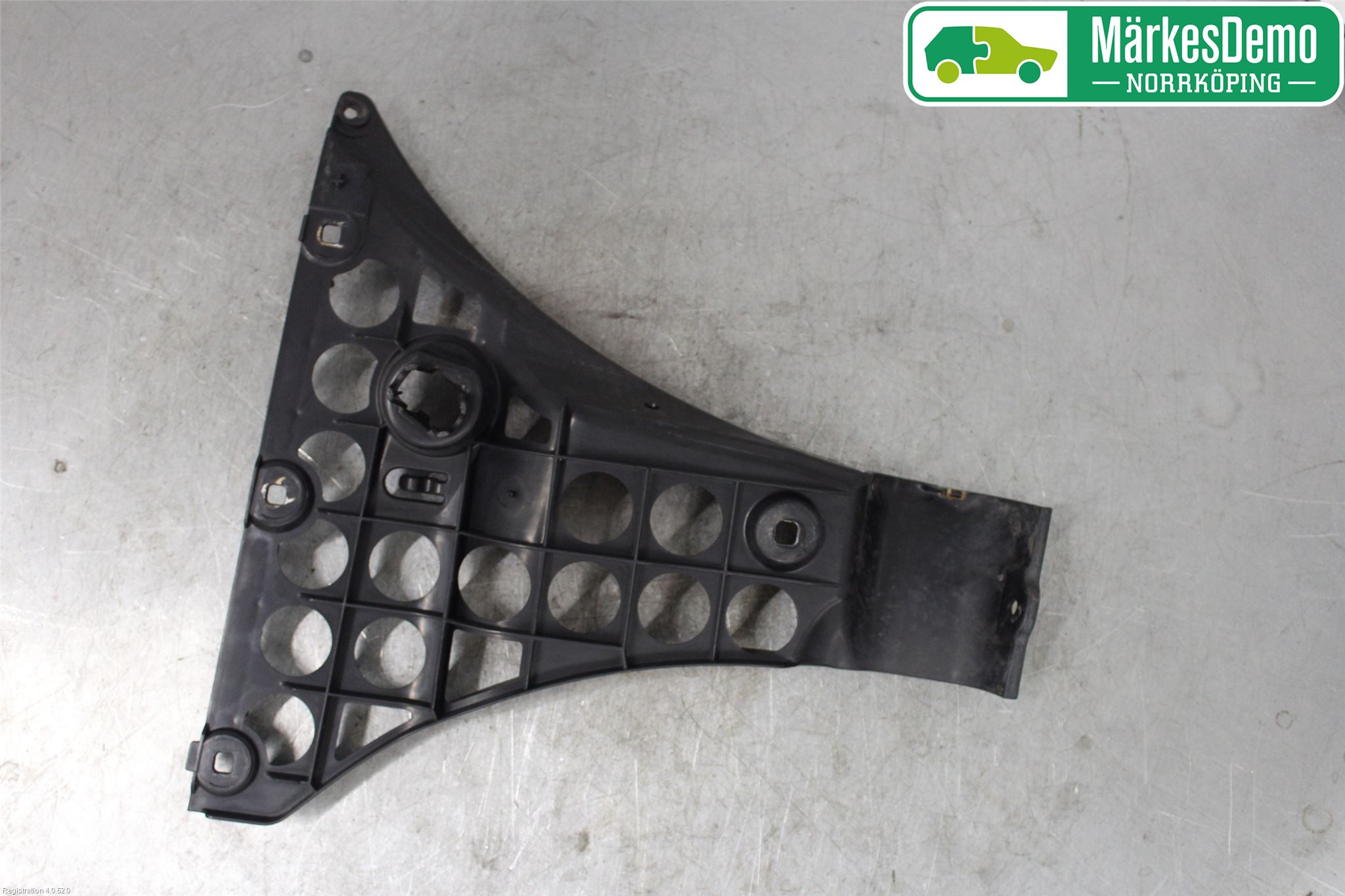 BMW 5 E60/61 Sed/Tou 02-10 Støtfangerfeste Bak Venstre