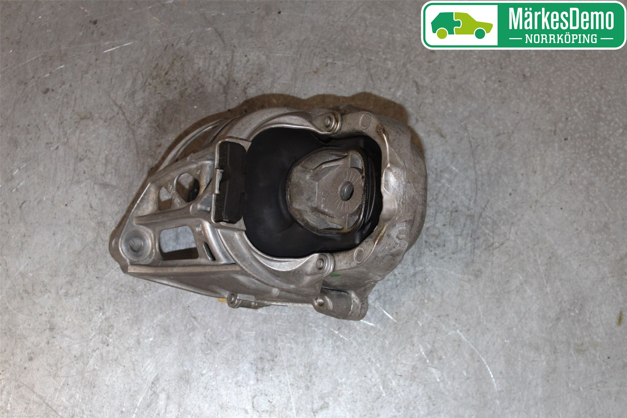 Audi A6 F2/C8 19- Motor Feste Gummi