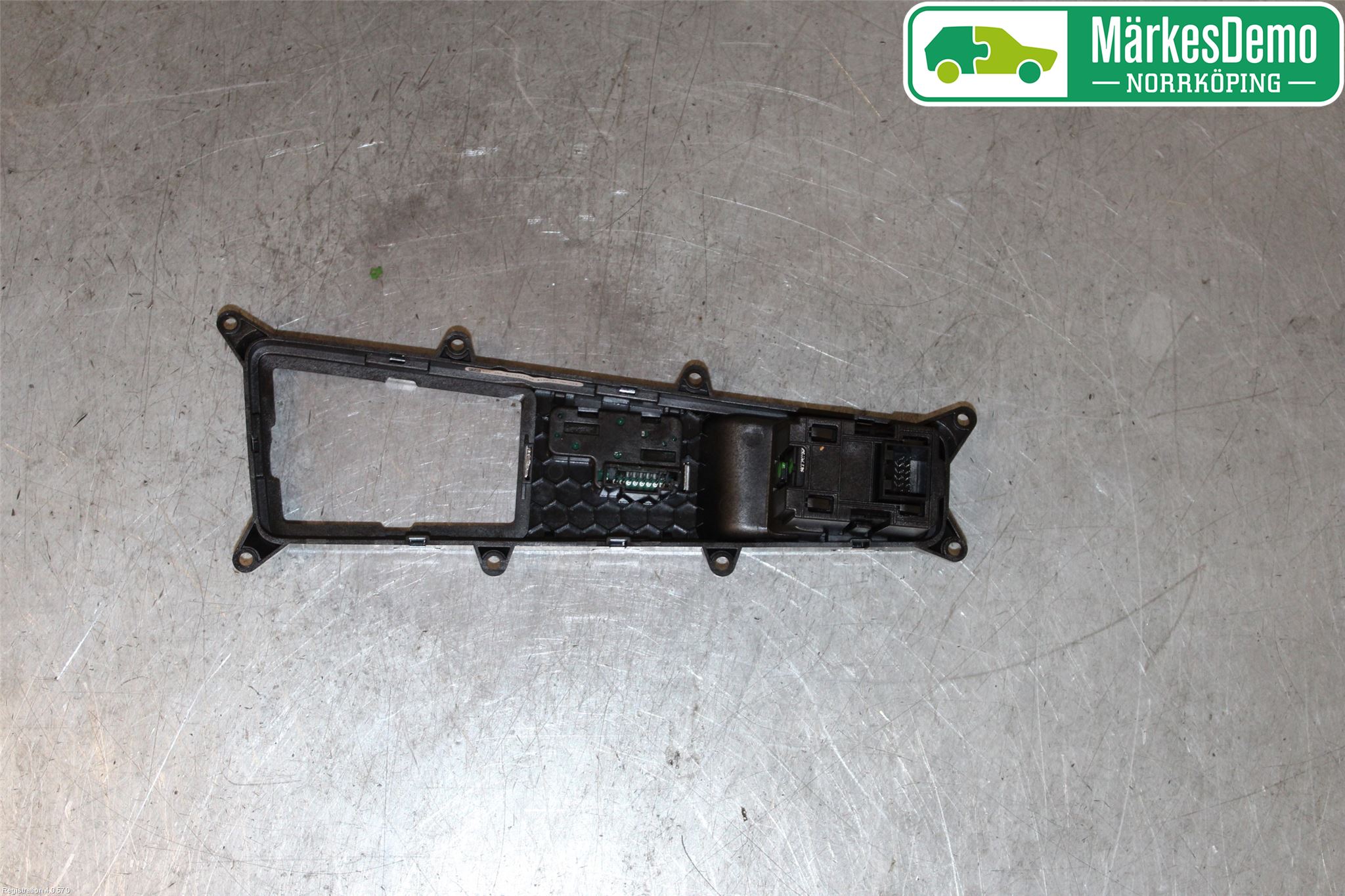 Audi A6 F2/C8 19- Bryter Parkeringsbrems
