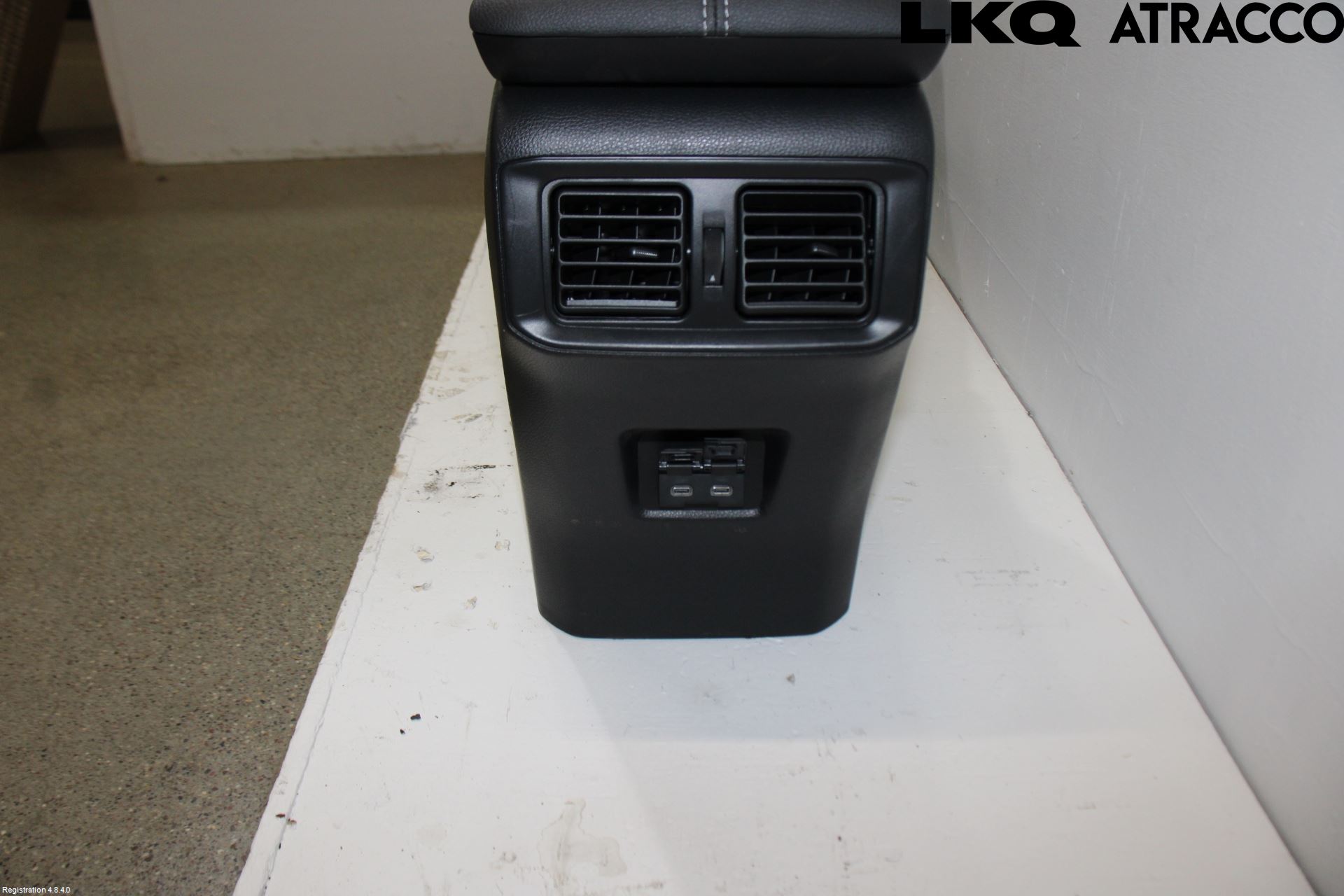 Toyota RAV4 19- Innr Konsoll-Lomme