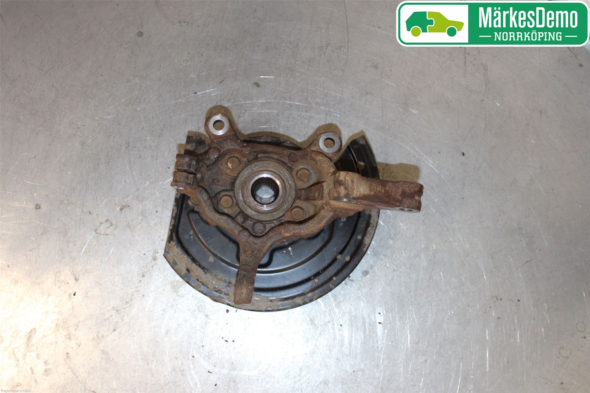 Nissan JUKE 10-14 Spindel Vf