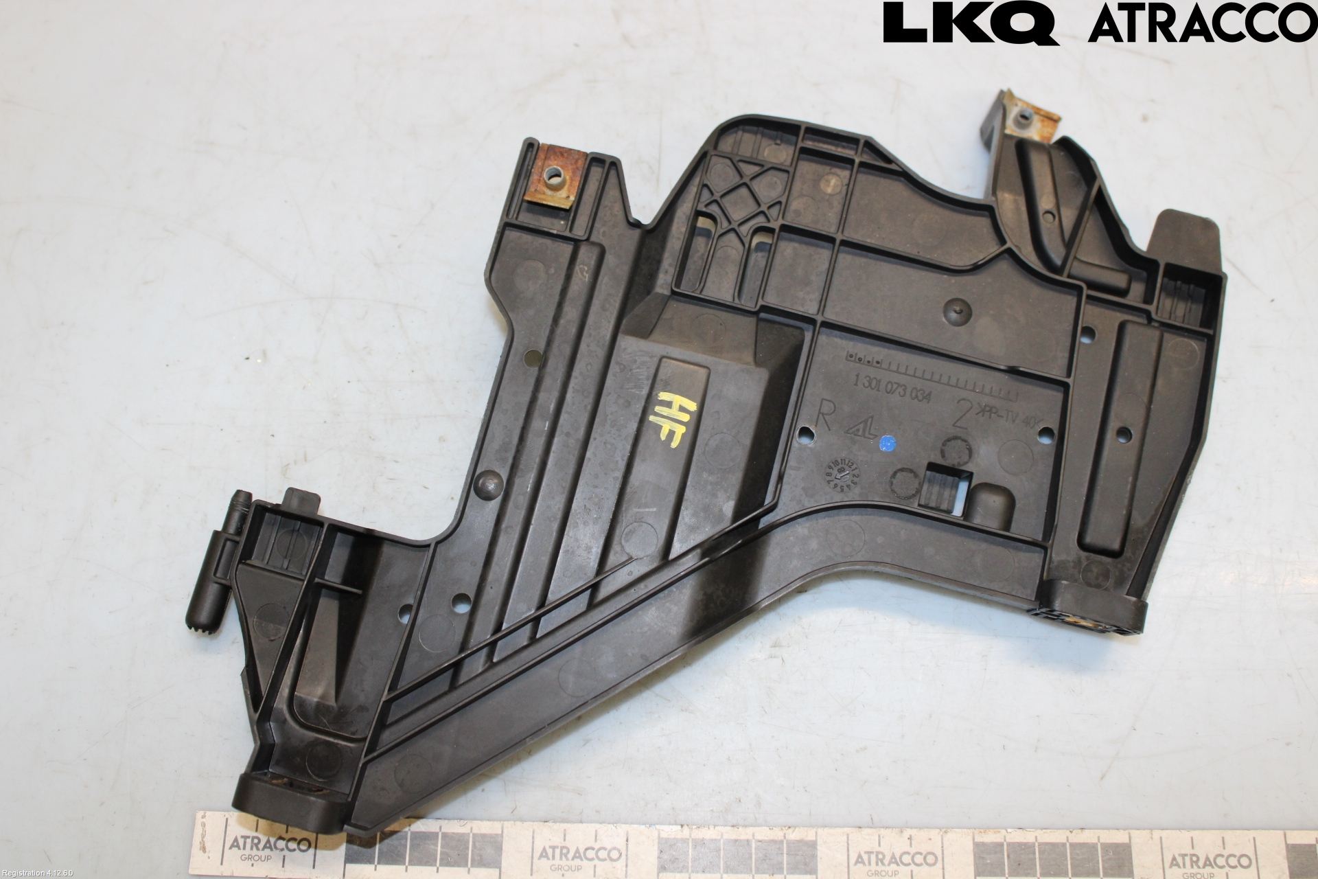 Audi A4/S4 08-11 Frontlykt Holder-Feste