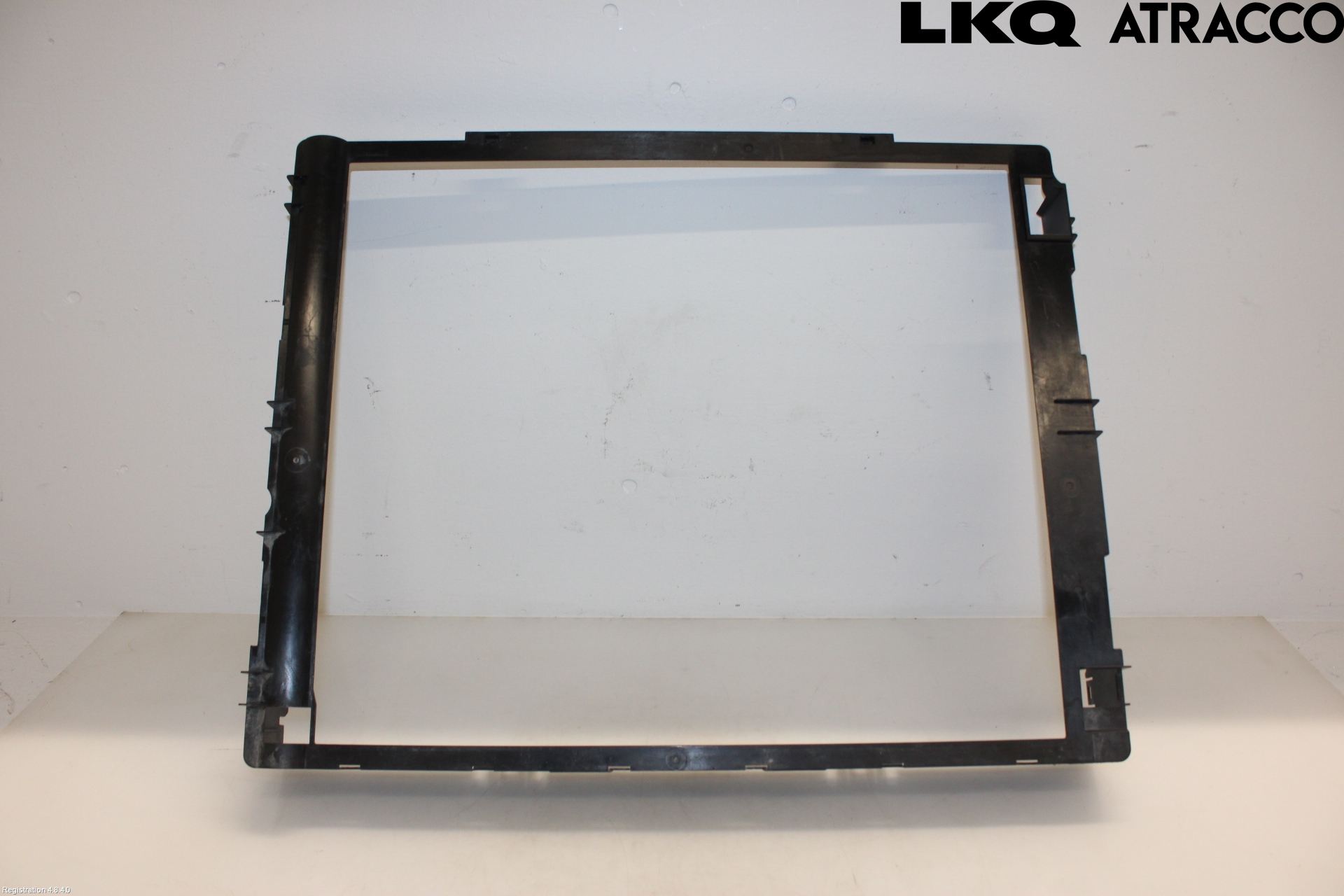 Skoda ENYAQ iV 21- Luftstyring Front