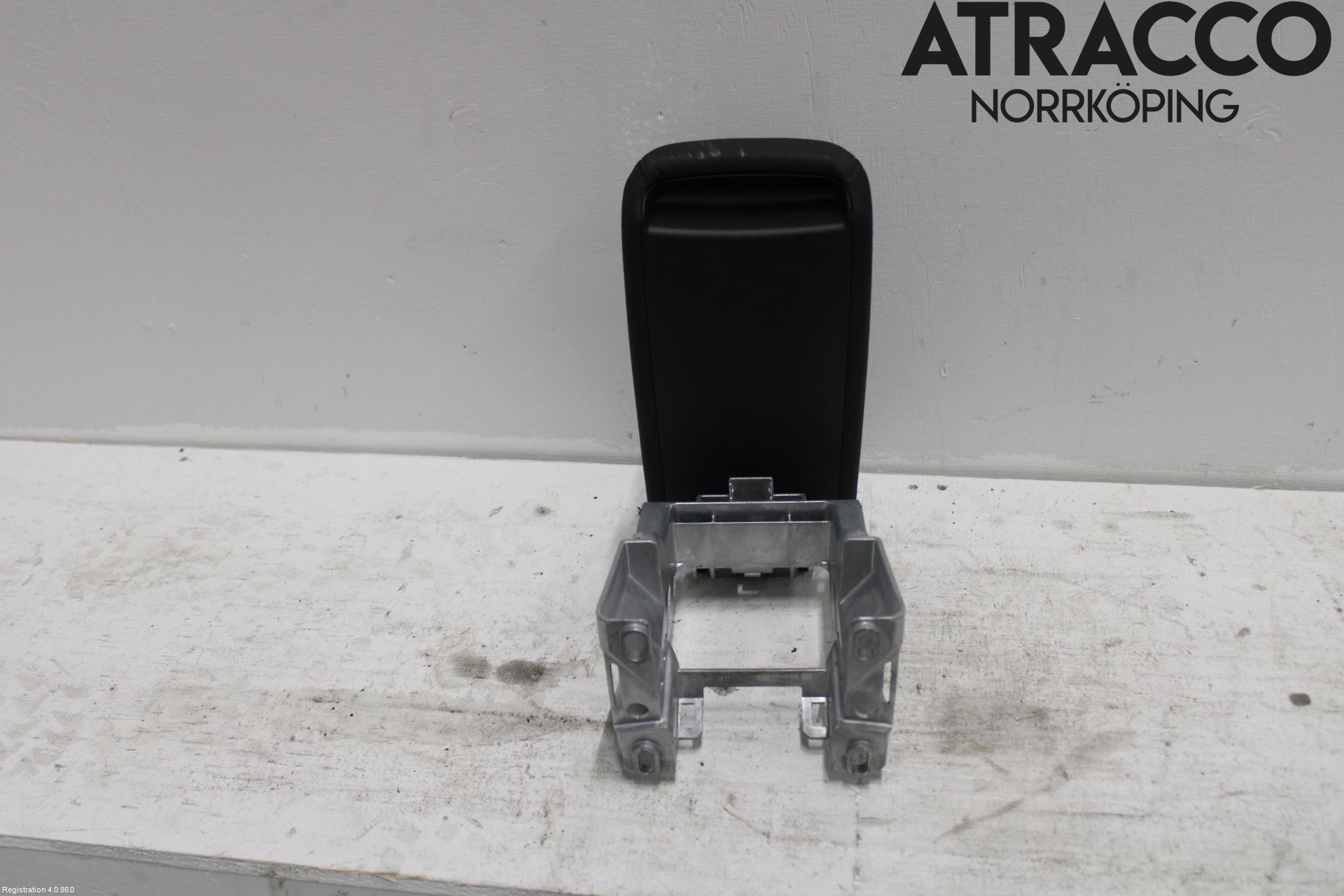 Audi Q4 E-TRON FZ 22- Innr Armlene