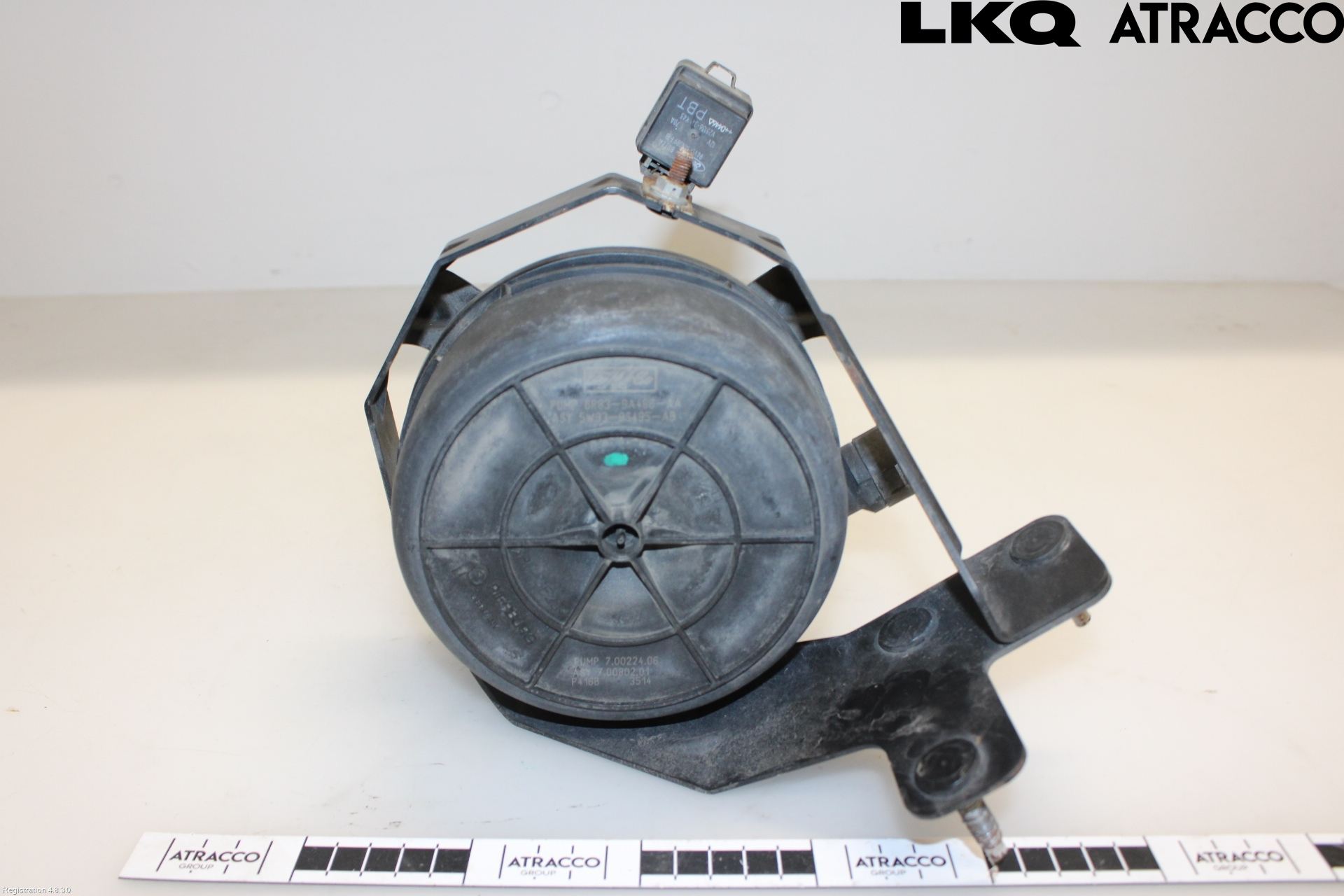 Jaguar XJ X350        03-09 Luftpumpe - Eksosrensing