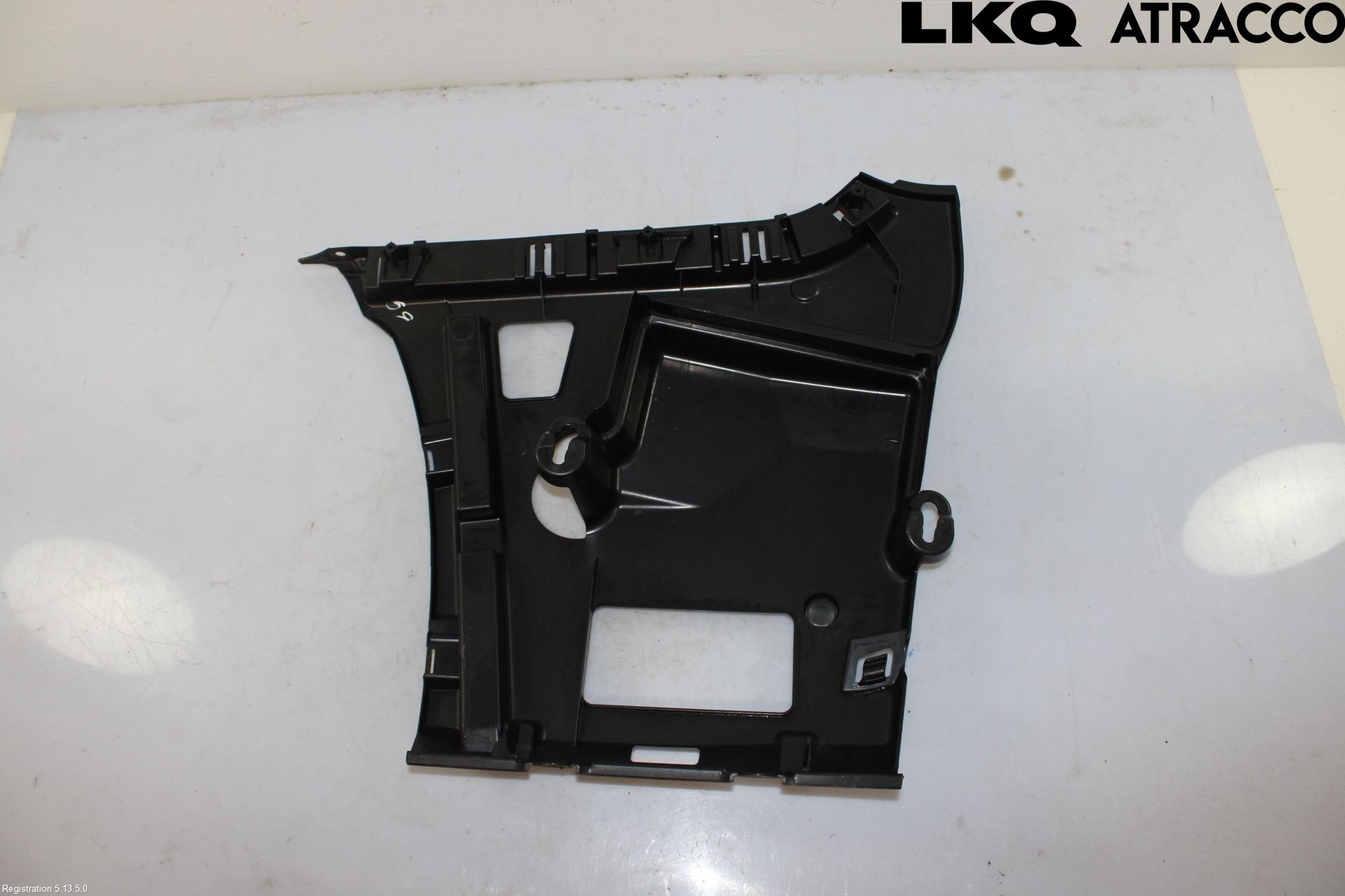 BMW 3 F30/F31/F80 12-19 Støtfangerfeste Bak Høyre