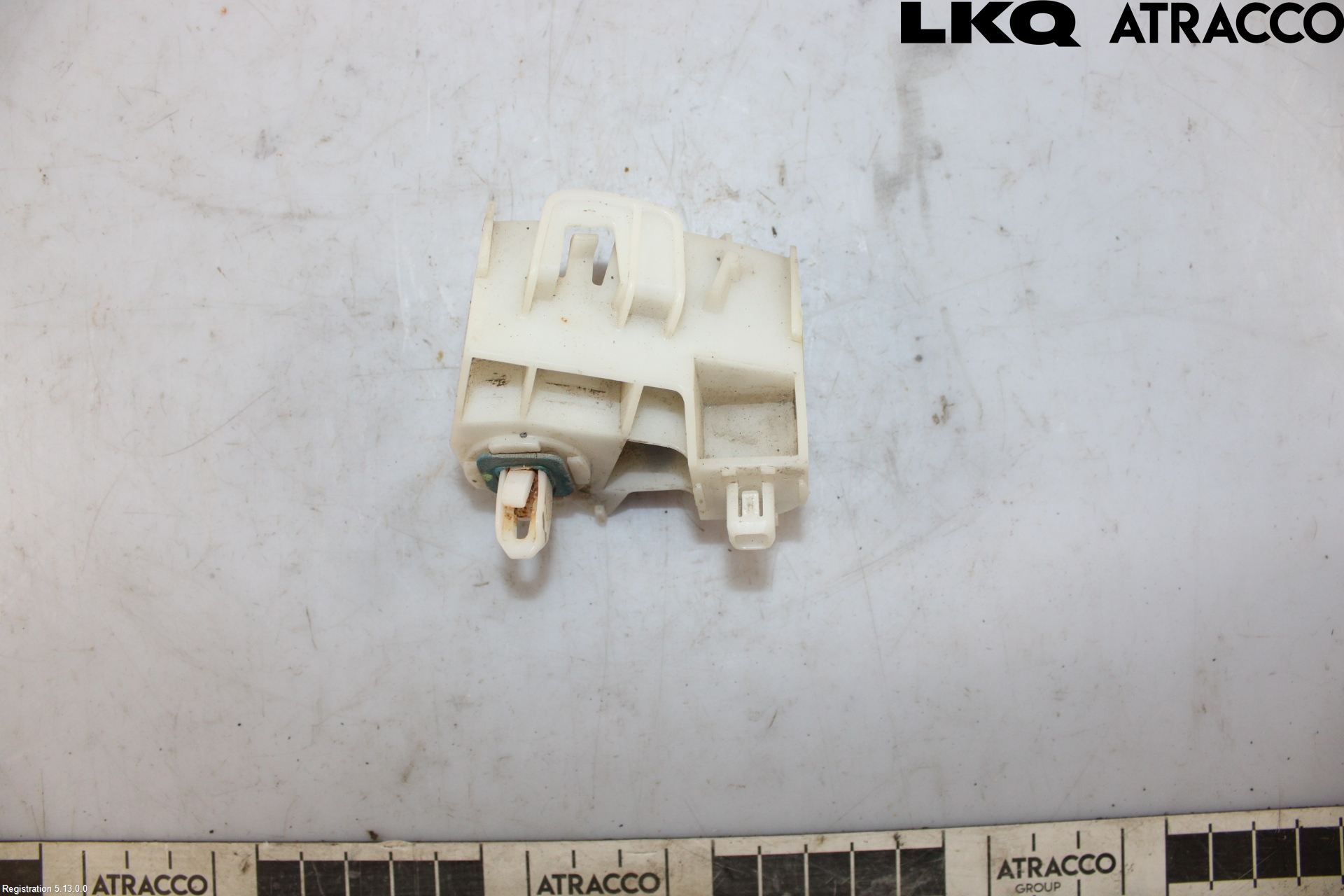 Toyota YARIS XP130 12-14 Støtfangerfeste Bak Høyre