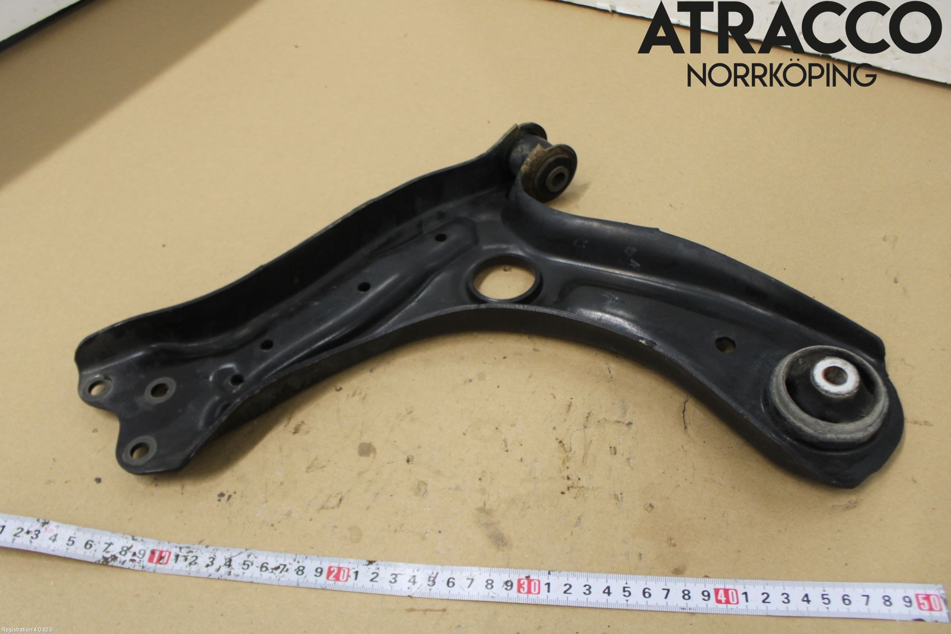Volkswagen VW POLO 10-17 Bærearm Foran Høyre Nedre
