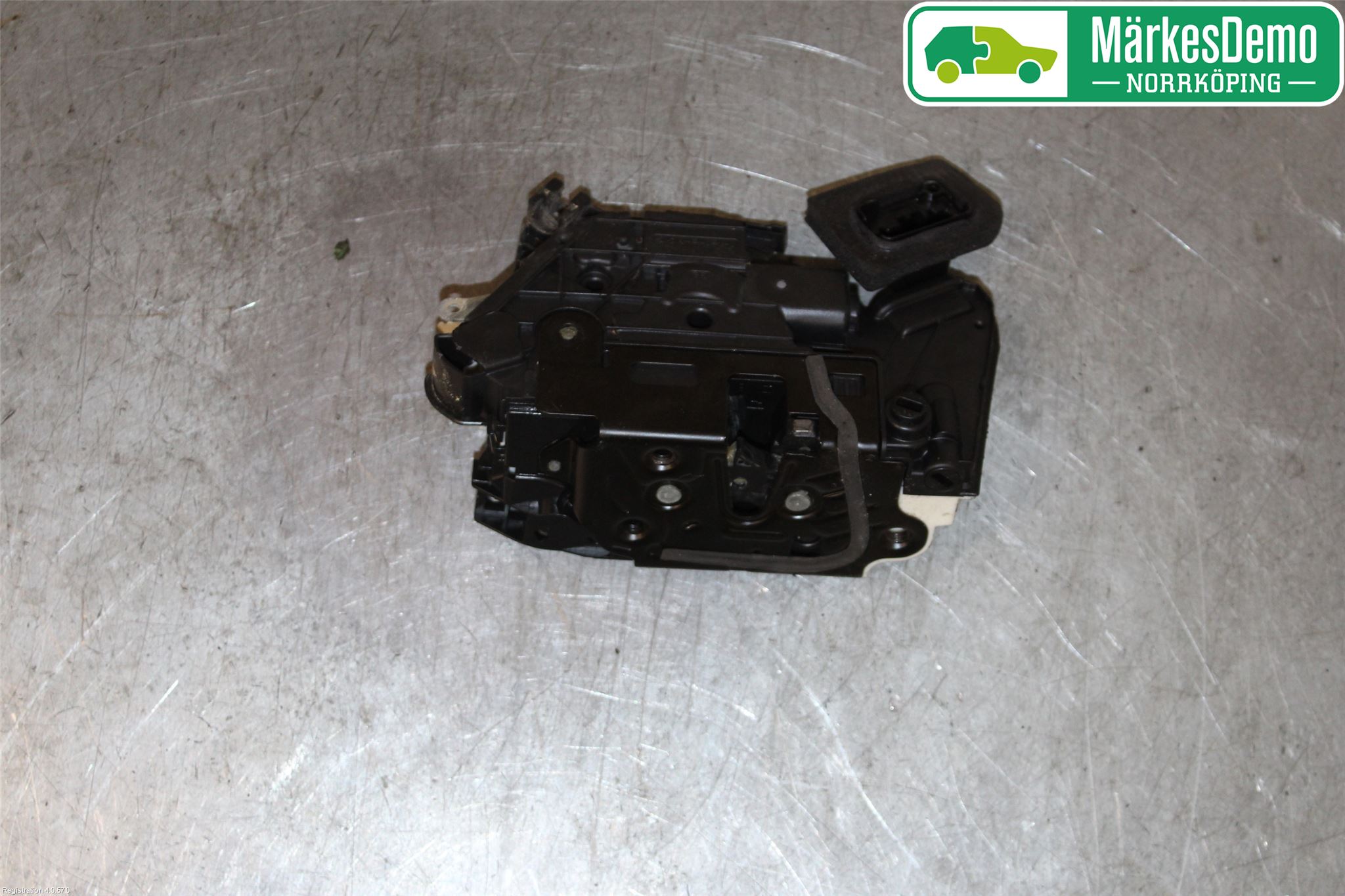 Volkswagen VW GOLF / E-GOLF VII 13-20 Dørlås - Låsekasse