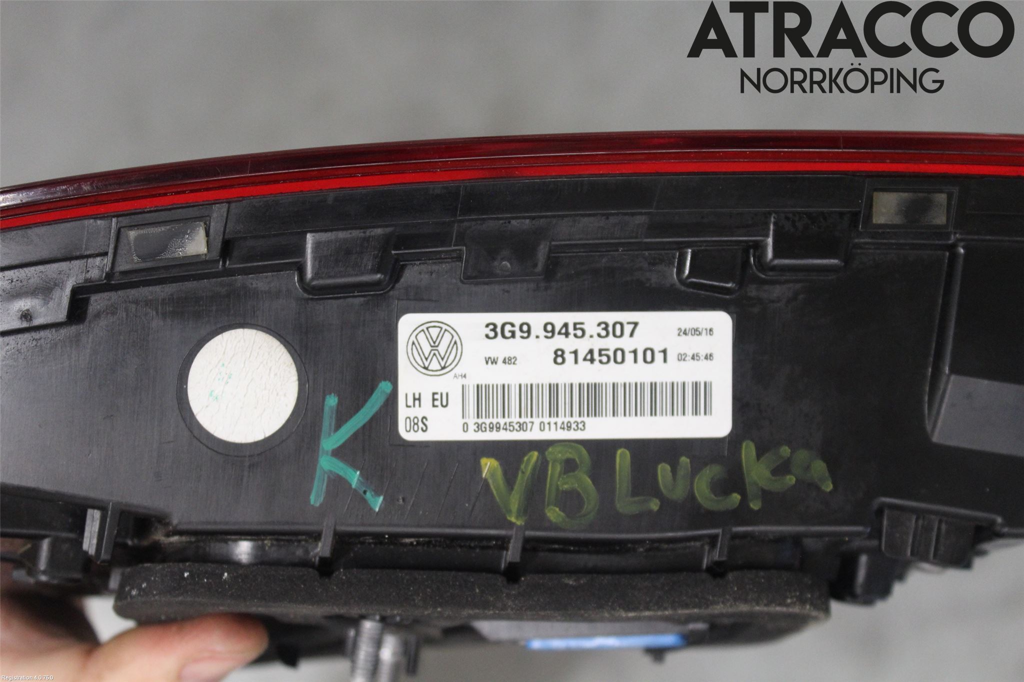 Volkswagen VW PASSAT 15-19 Baklykt Venstre  På Luke(Indre