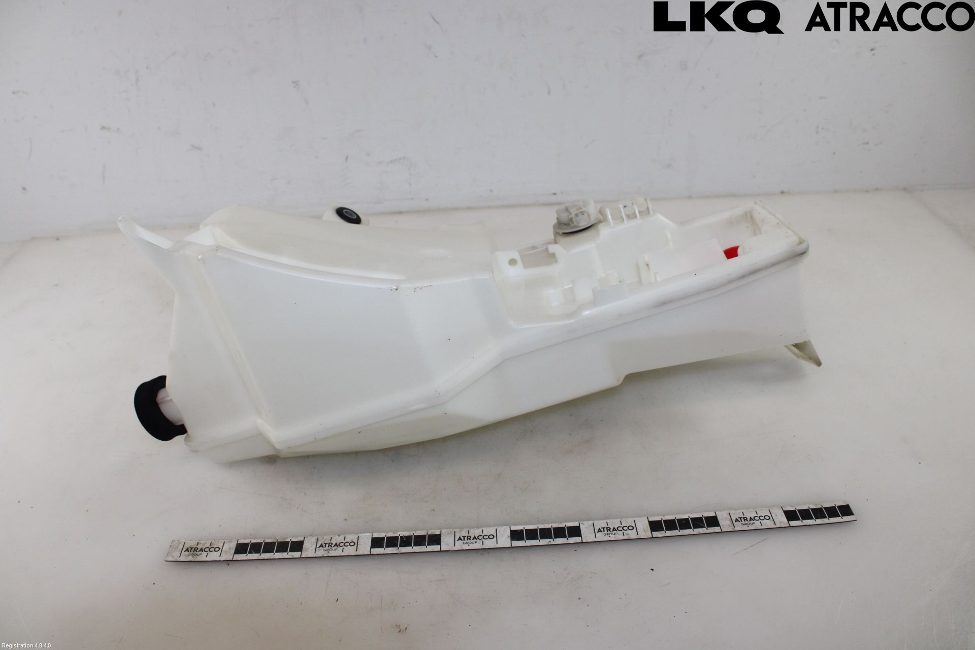 Volvo V90 17->> Spylerbeholder Frontrute-Lykte