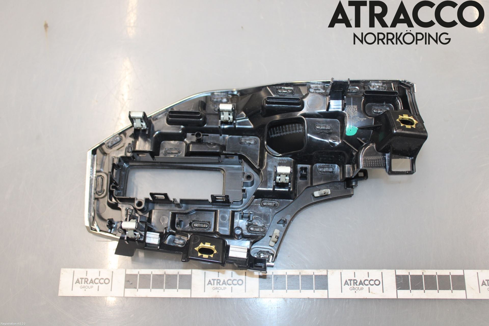 Audi Q3 F3 19- Innr Dekor Instrbord
