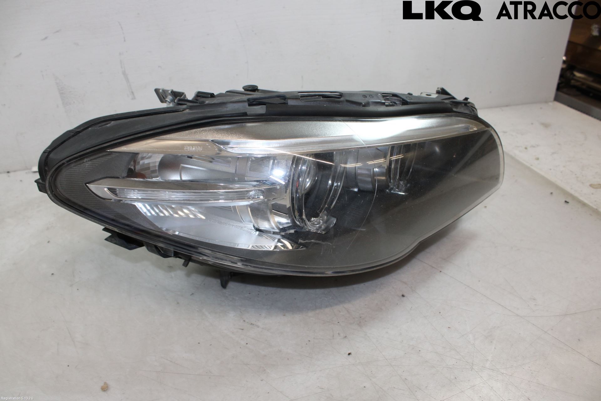 BMW 5 F10/F11/F18 09-17 Frontlykt Høyre